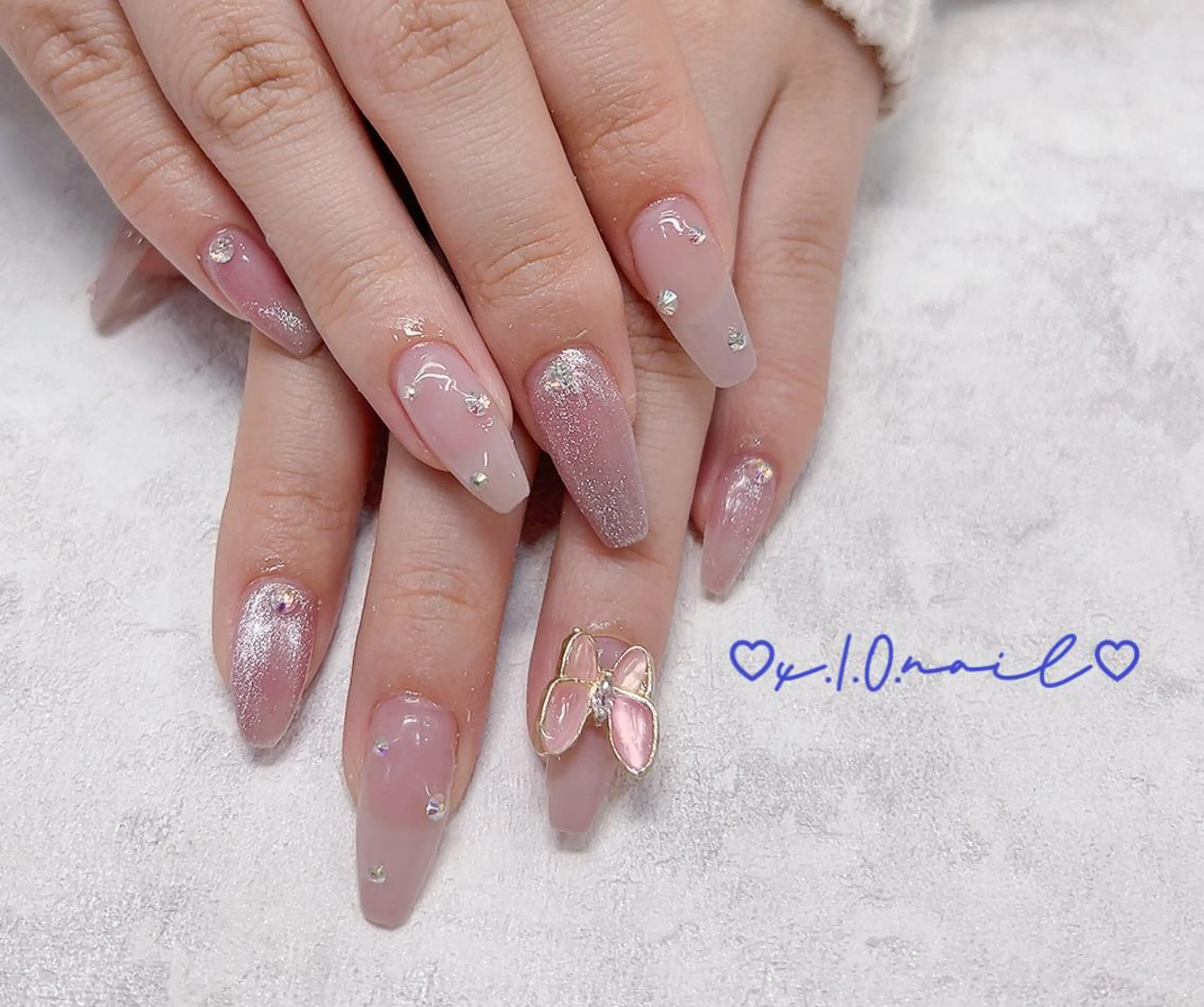 ネイル アニマル柄 アートネイル マグネットネイル ニュアンスネイル ストーンネイル ハンドネイル x.1.0.nail ♡Cのネイルデザイン
