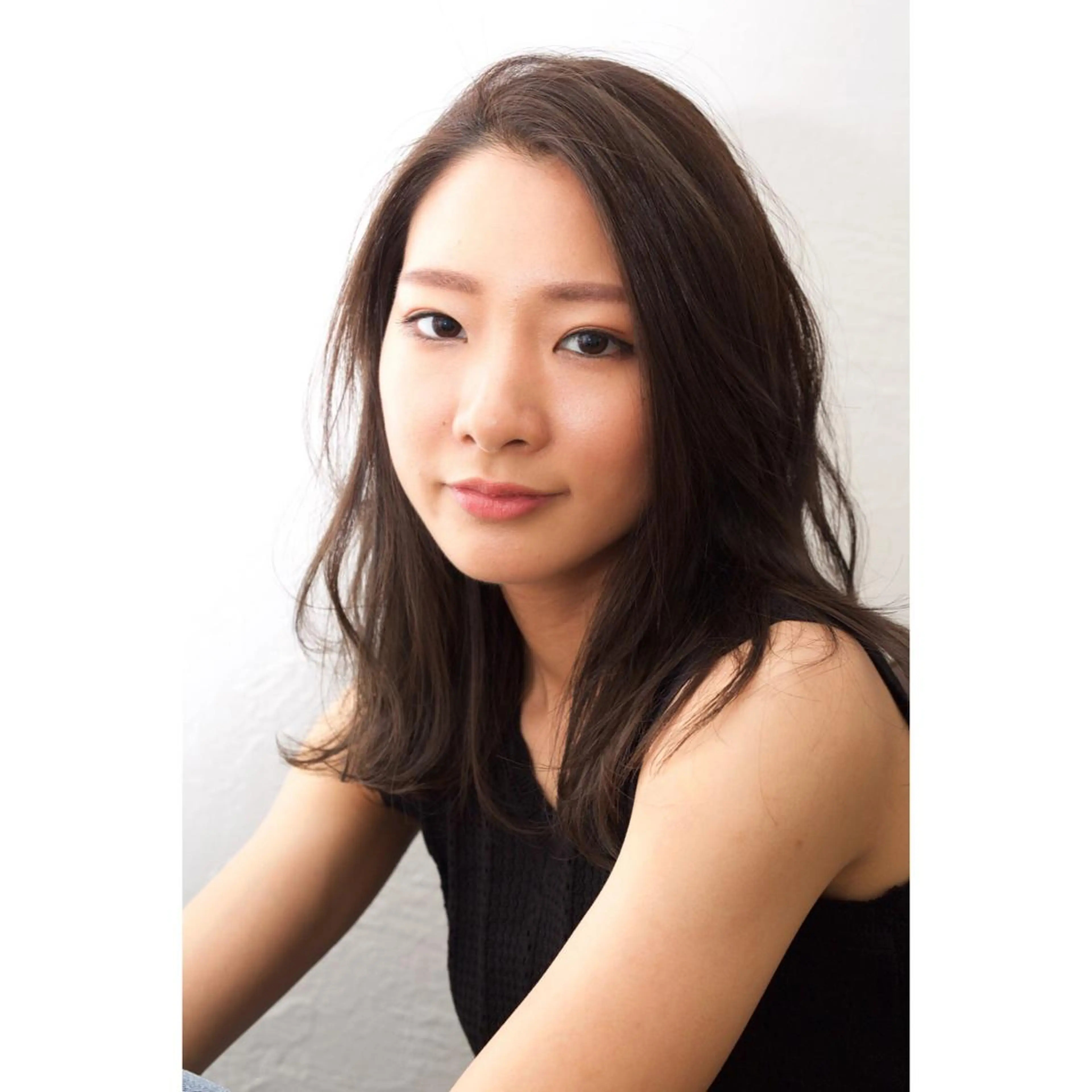 セミロング カラー fio マナミのヘアスタイル