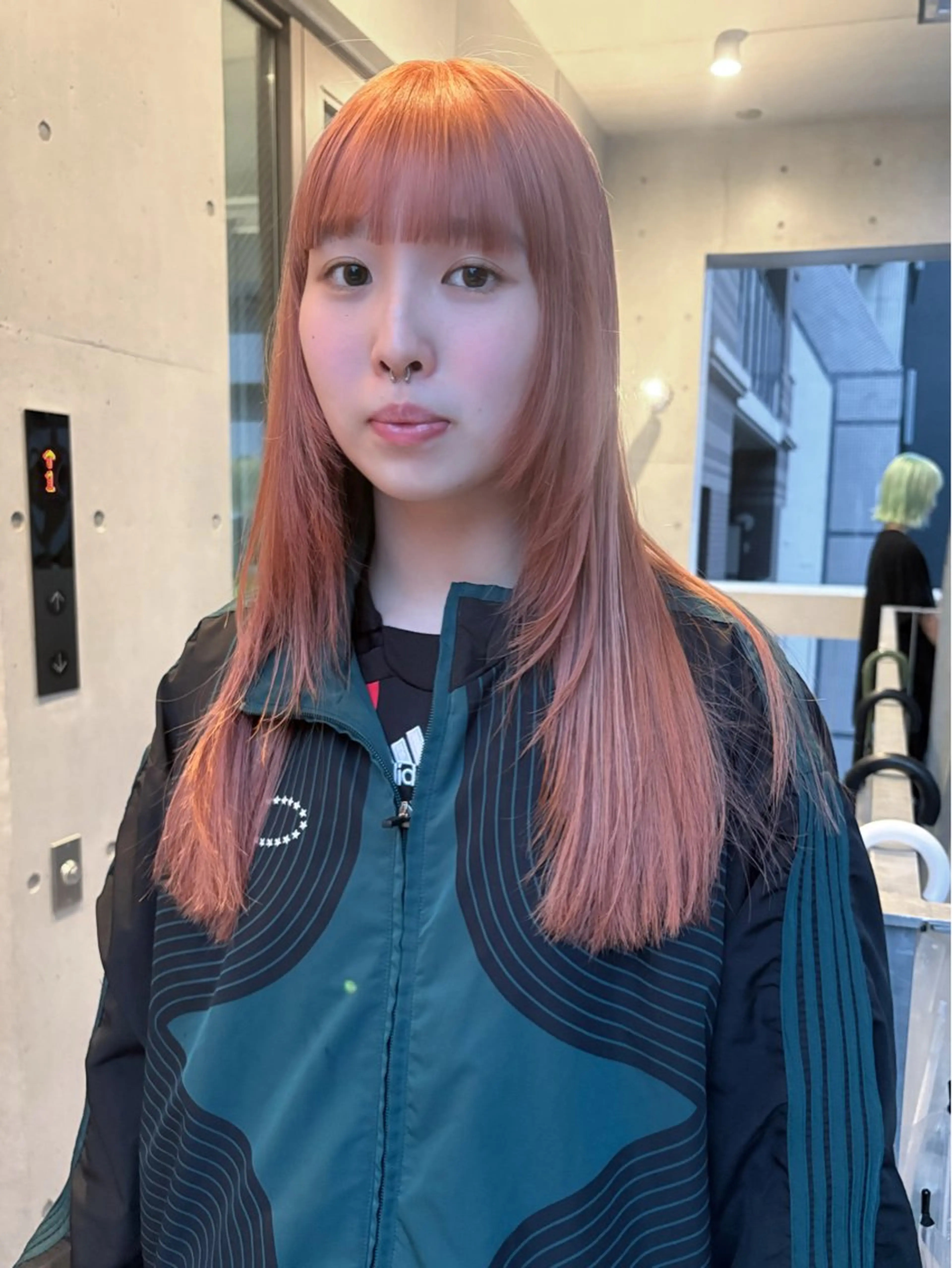 セミロング 薄暮 マツイ　レンのヘアスタイル