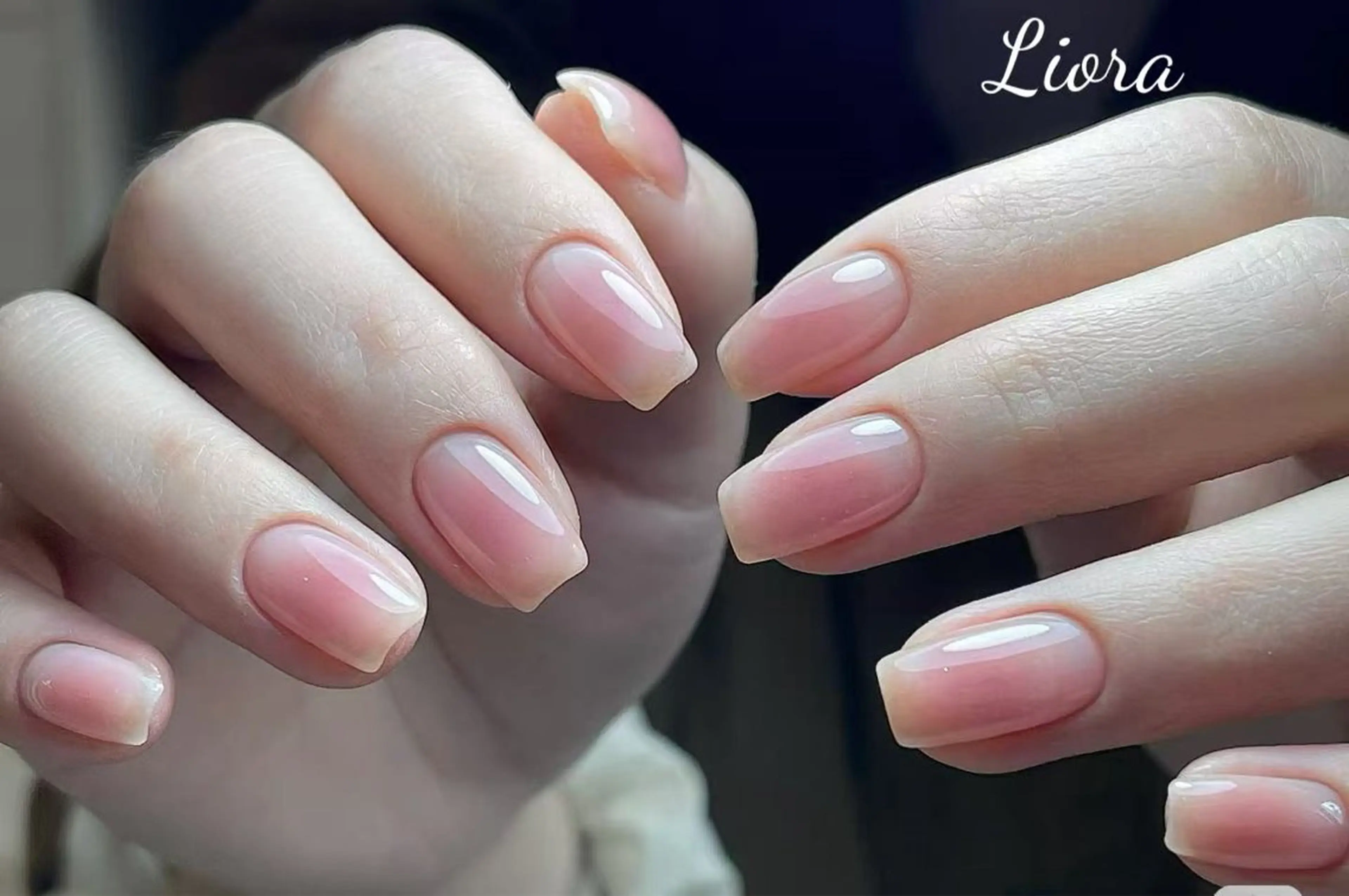 ネイル フレンチネイル ジェルネイル ガーリー グラデーション キラキラネイル ハンドネイル Liora nail スカルプ専門店のネイルデザイン