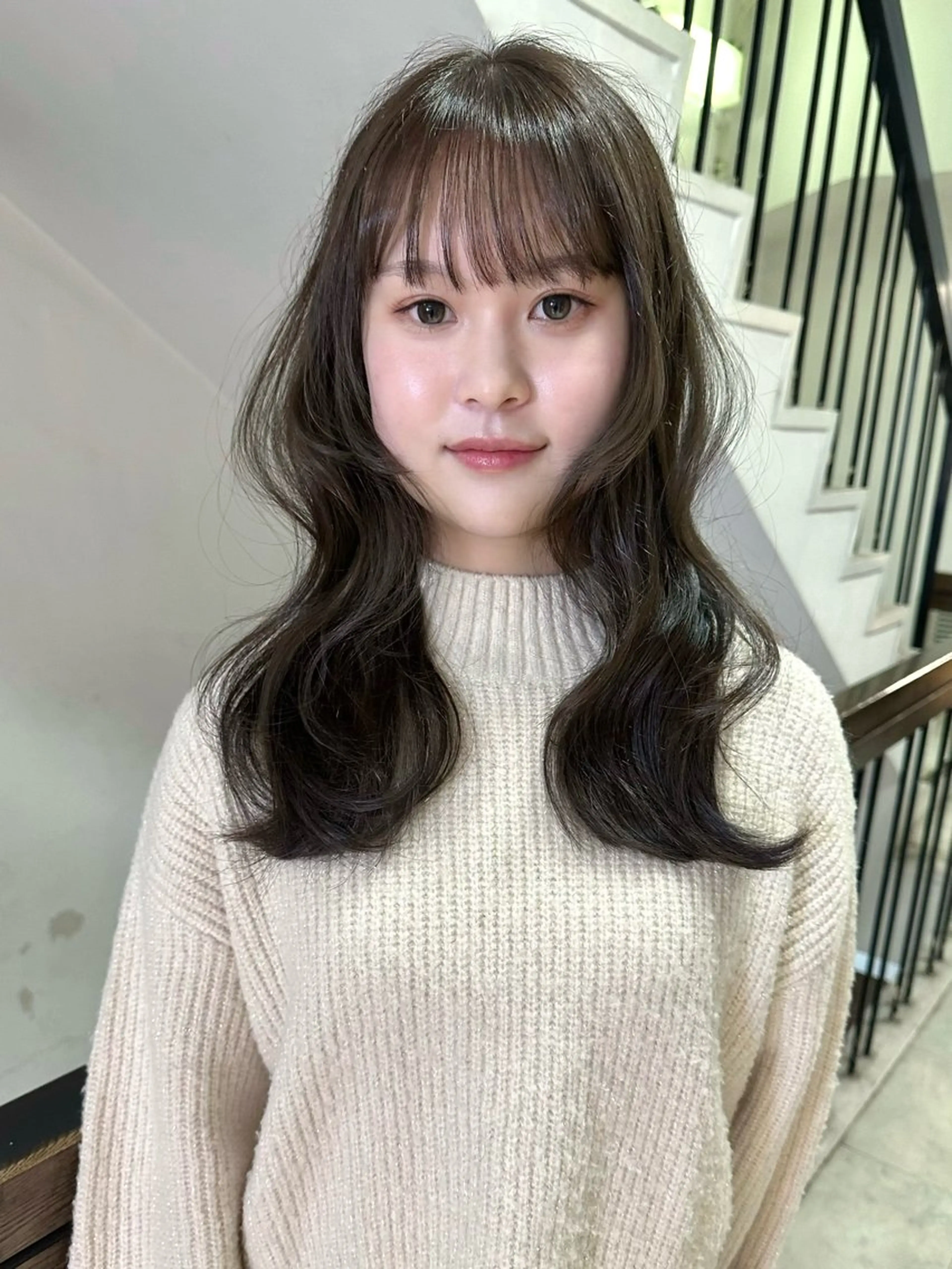 セミロング カラー 透明感カラー グレージュ オレンジ レイヤーカット 'AXIS wakanaのヘアスタイル