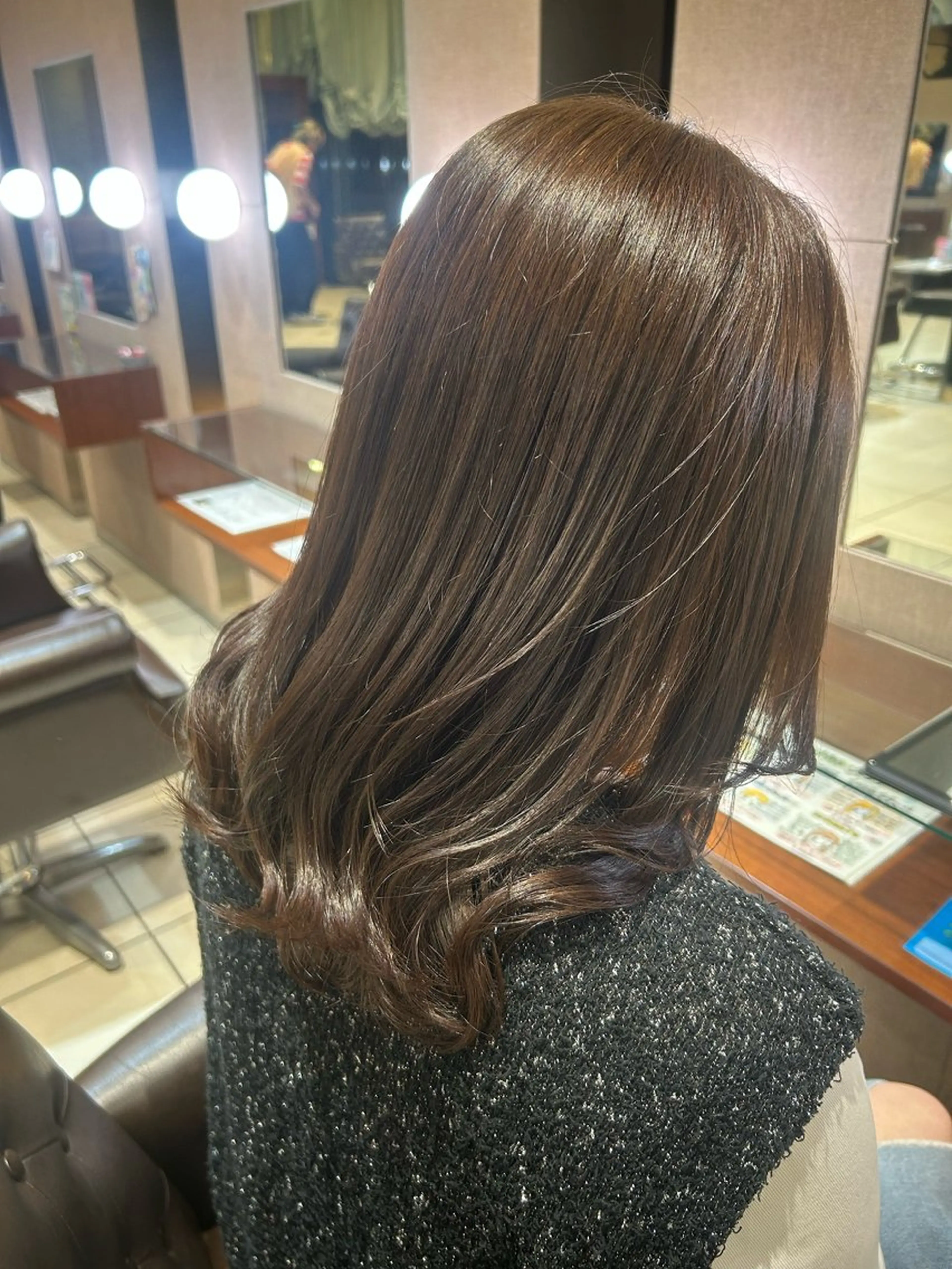 ミディアム カラー ブラウンカラー オリーブブラウン 落合 千夏のヘアスタイル