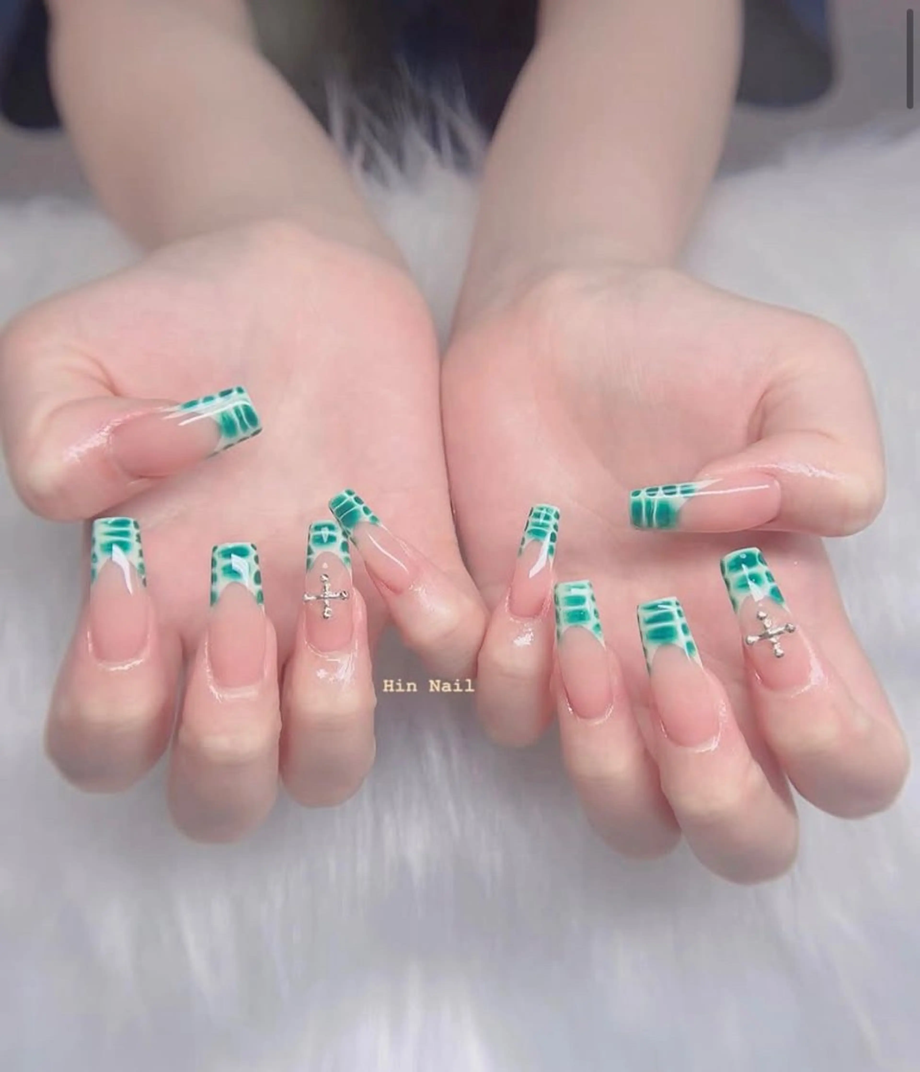 ネイル ハンドネイル Hin Nailsのネイルデザイン