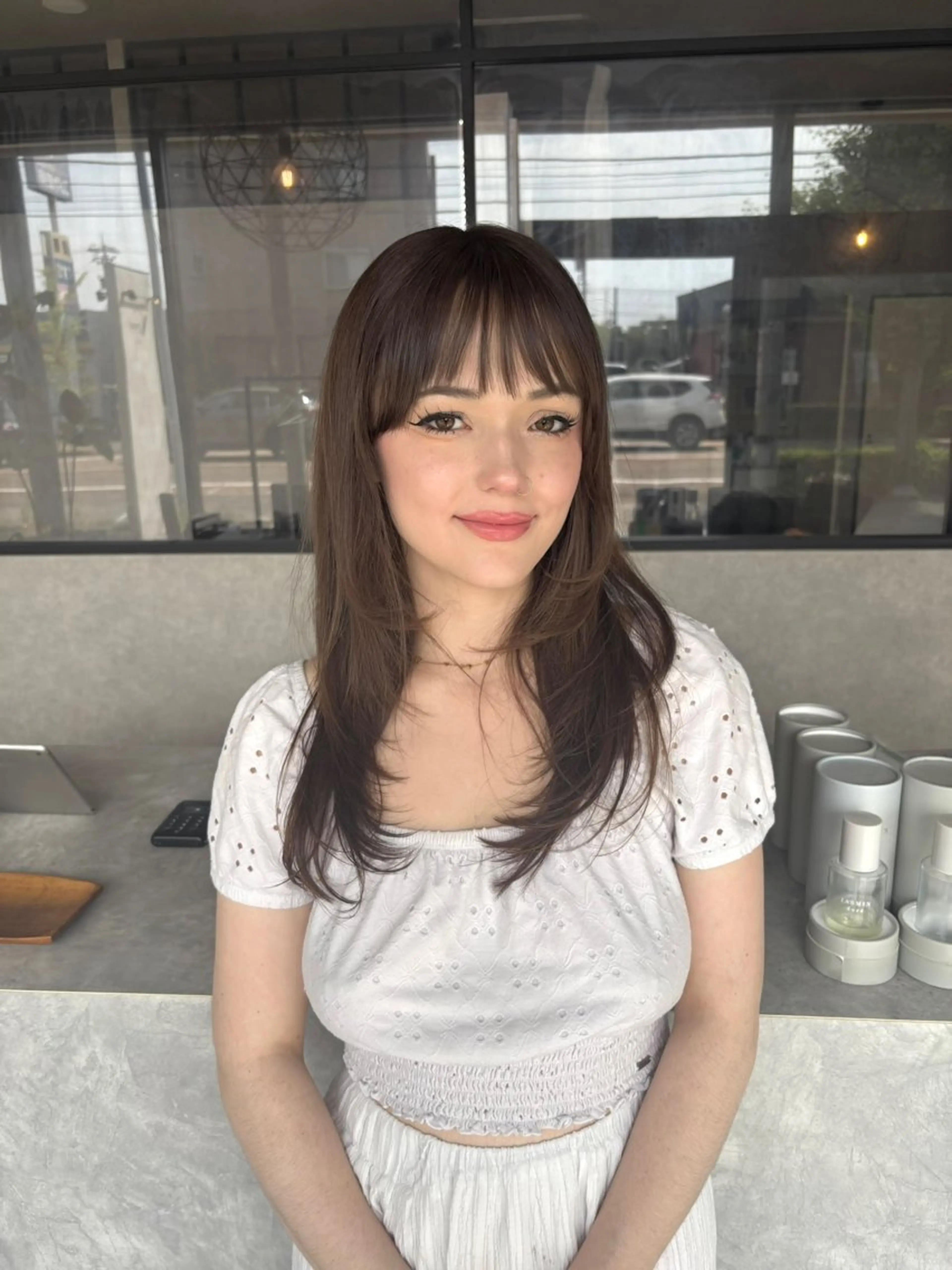 セミロング カット 山岸 未玖のヘアスタイル