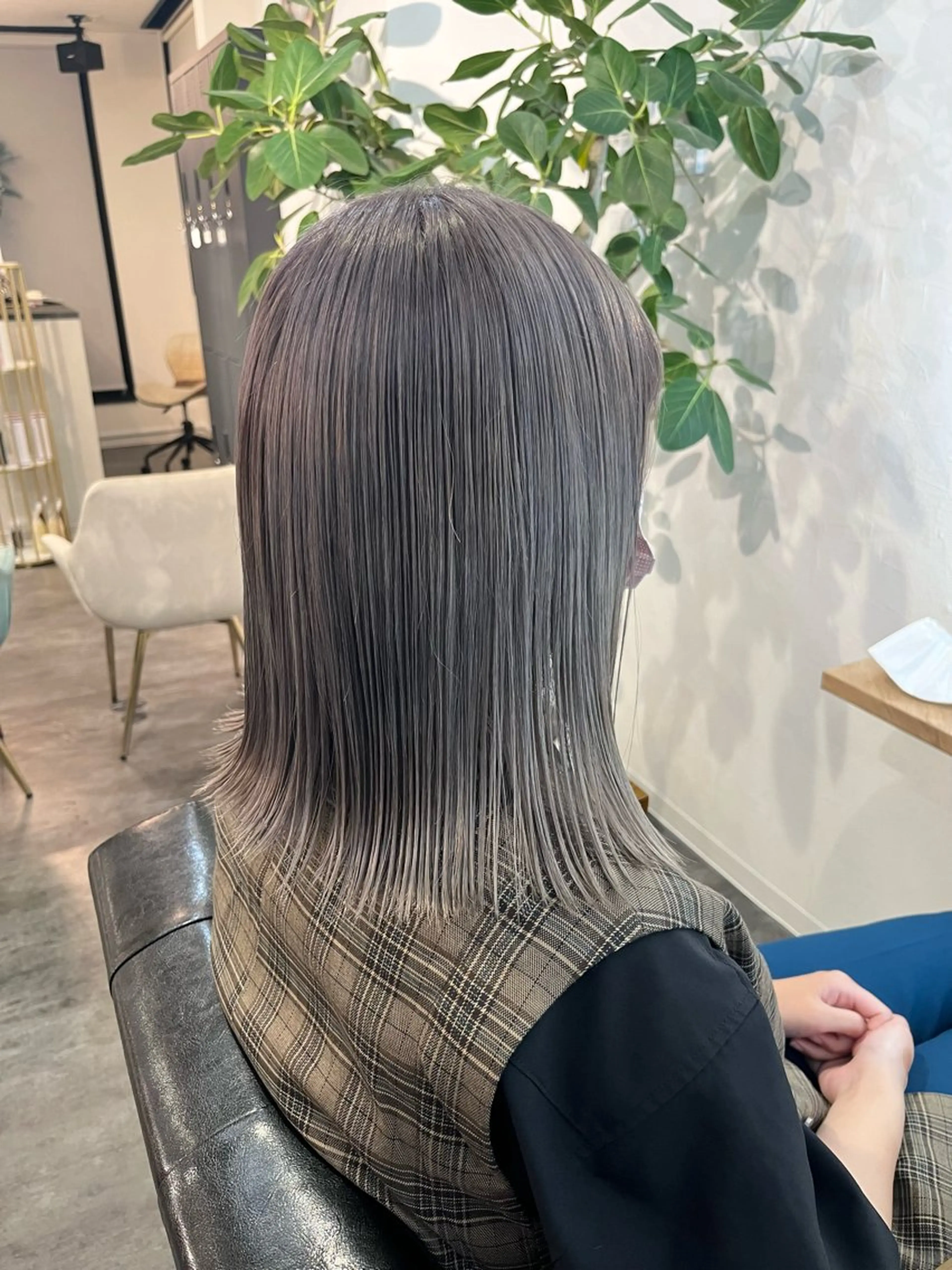 ミディアム カラー ヘアアレンジ このか🕊️ベージュ /グレージュ/カットのヘアスタイル