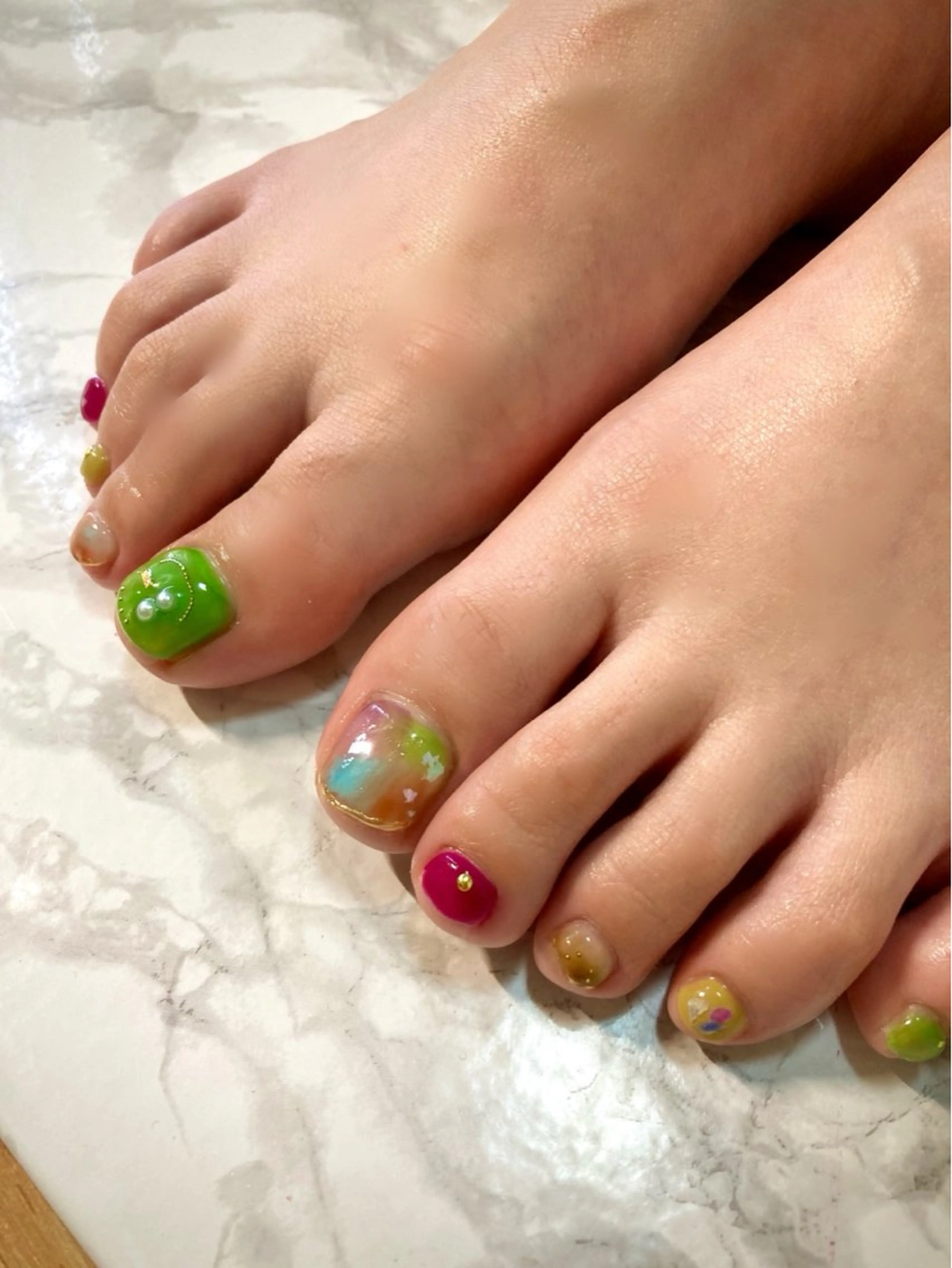 ネイル フットネイル 持ち込み nail salon アルストロメリアのネイルデザイン
