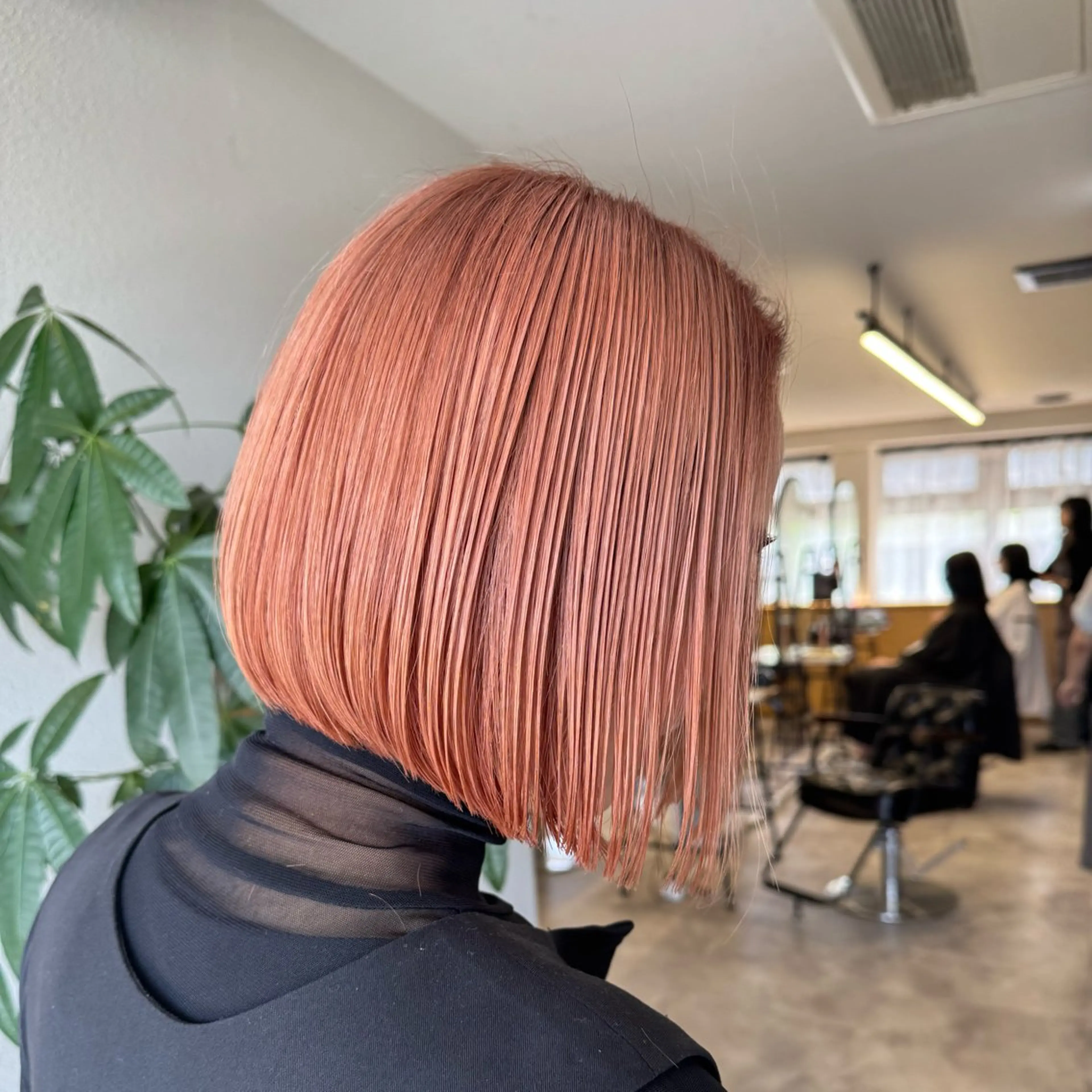 ショート 切りっぱなしボブ ボブ ヘアカラー トリートメント 豊田 岬己のヘアスタイル