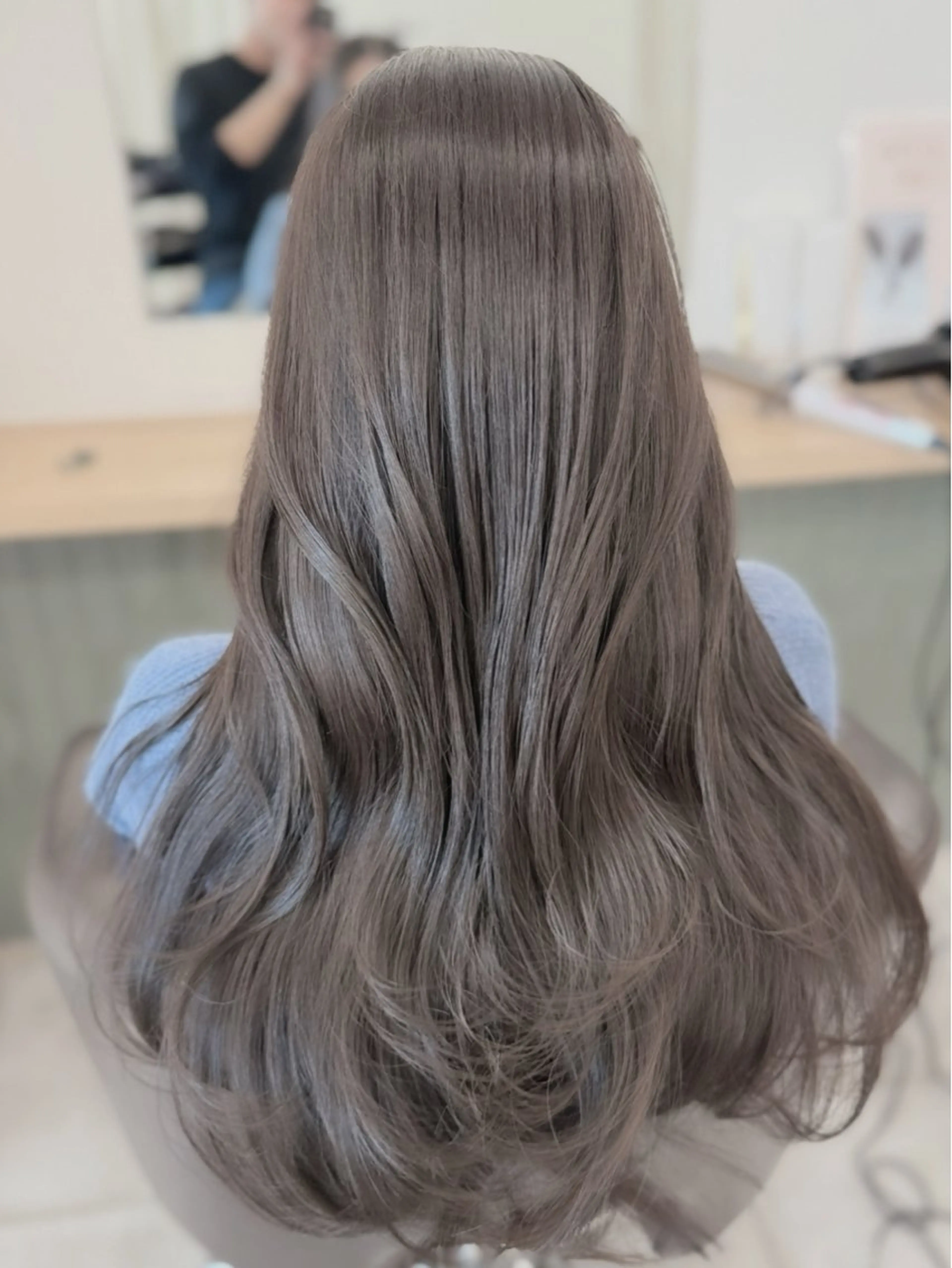 ロング カラー ヘアカラー トリートメント 外苑前NO.1艶髪 透明感カラーのヘアスタイル