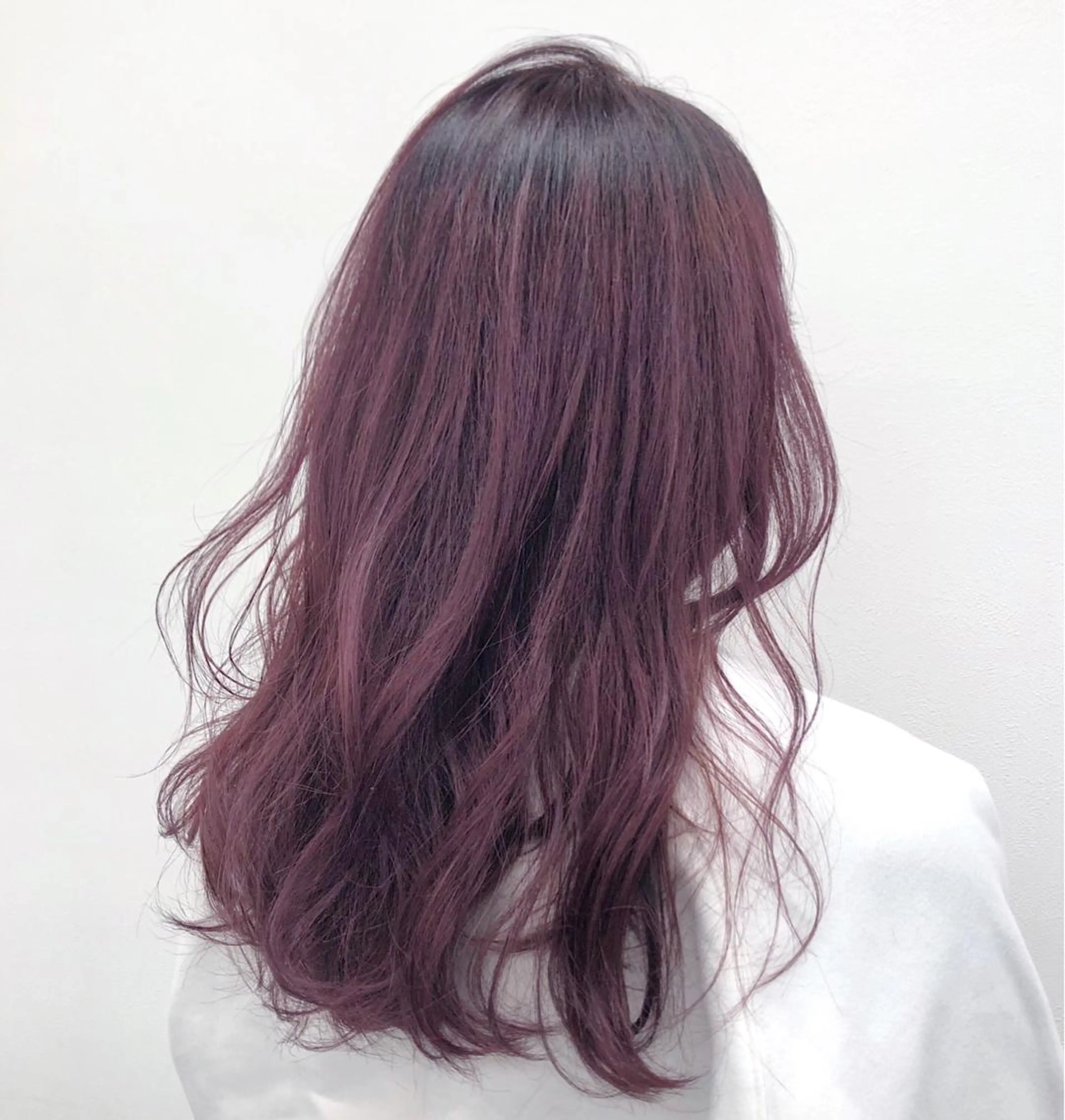 ミディアム カラー カシス ピンクカラー 柔らかbeige モトキのヘアスタイル