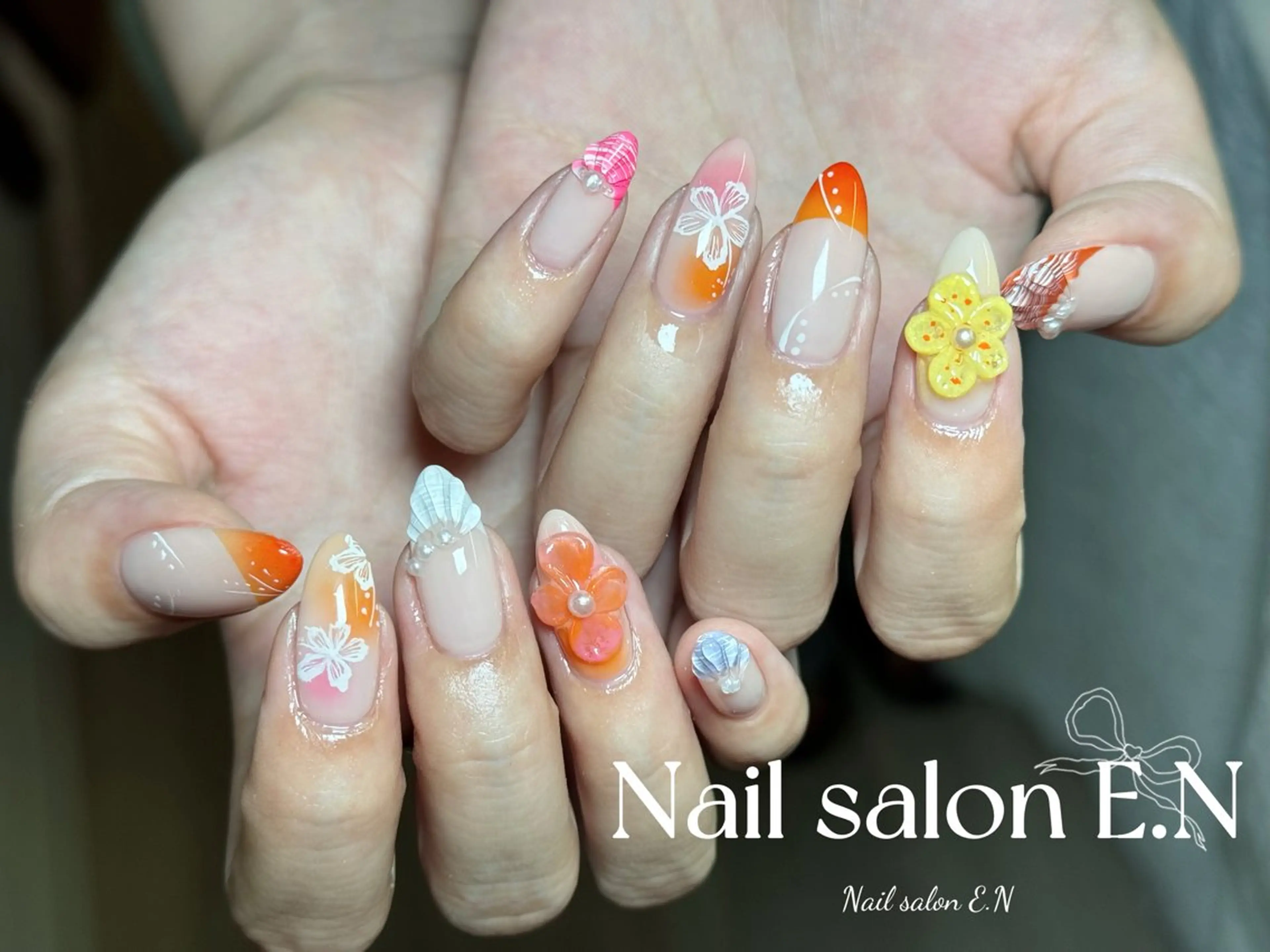 ネイル アートネイル オーロラネイル ブラウン クリアネイル フレンチネイル ハンドネイル E.N🦋 長さ出し/持ち込みのネイルデザイン