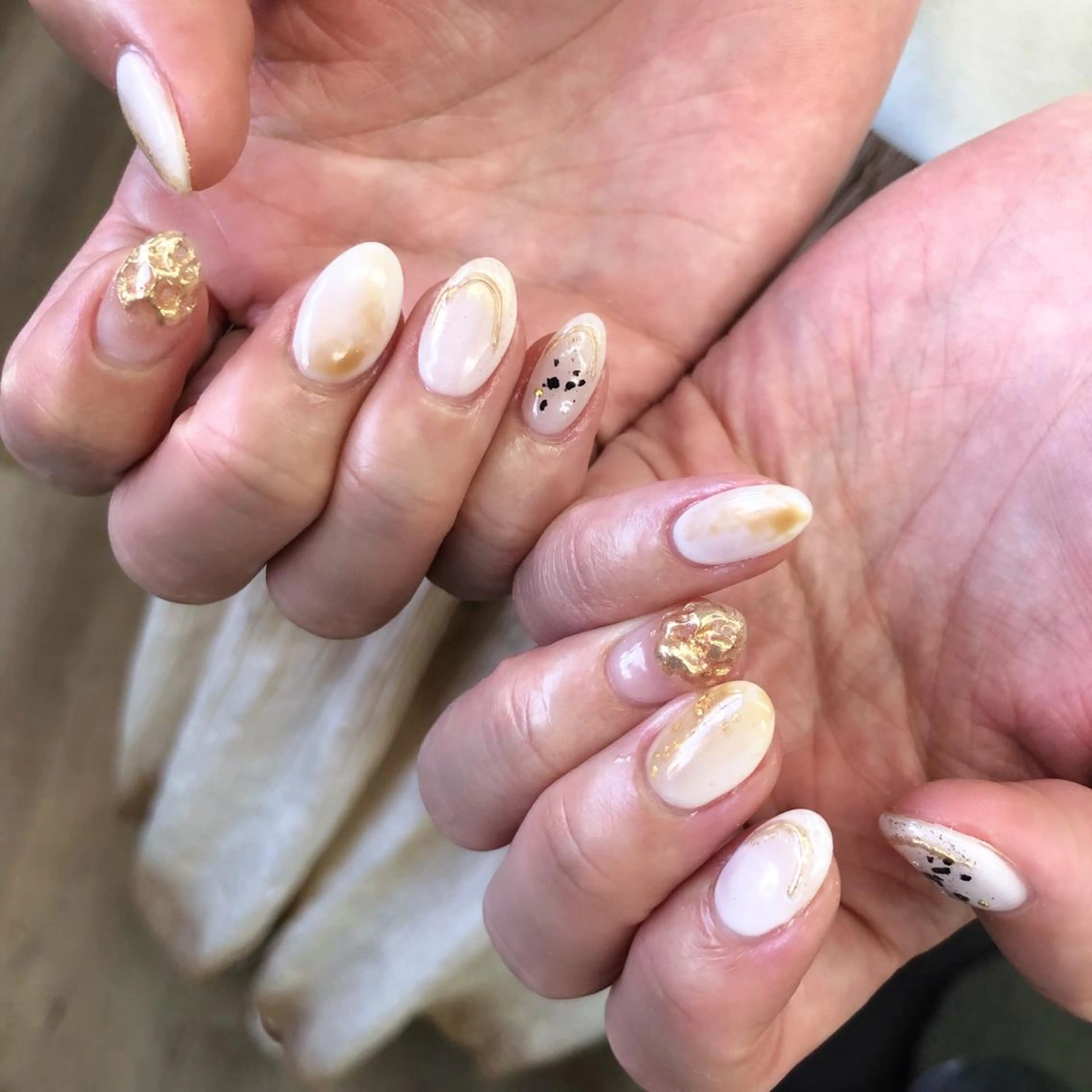 ネイル アートネイル ゴールド ニュアンスネイル 1 9 9 7所属・nail 1997のネイルデザイン