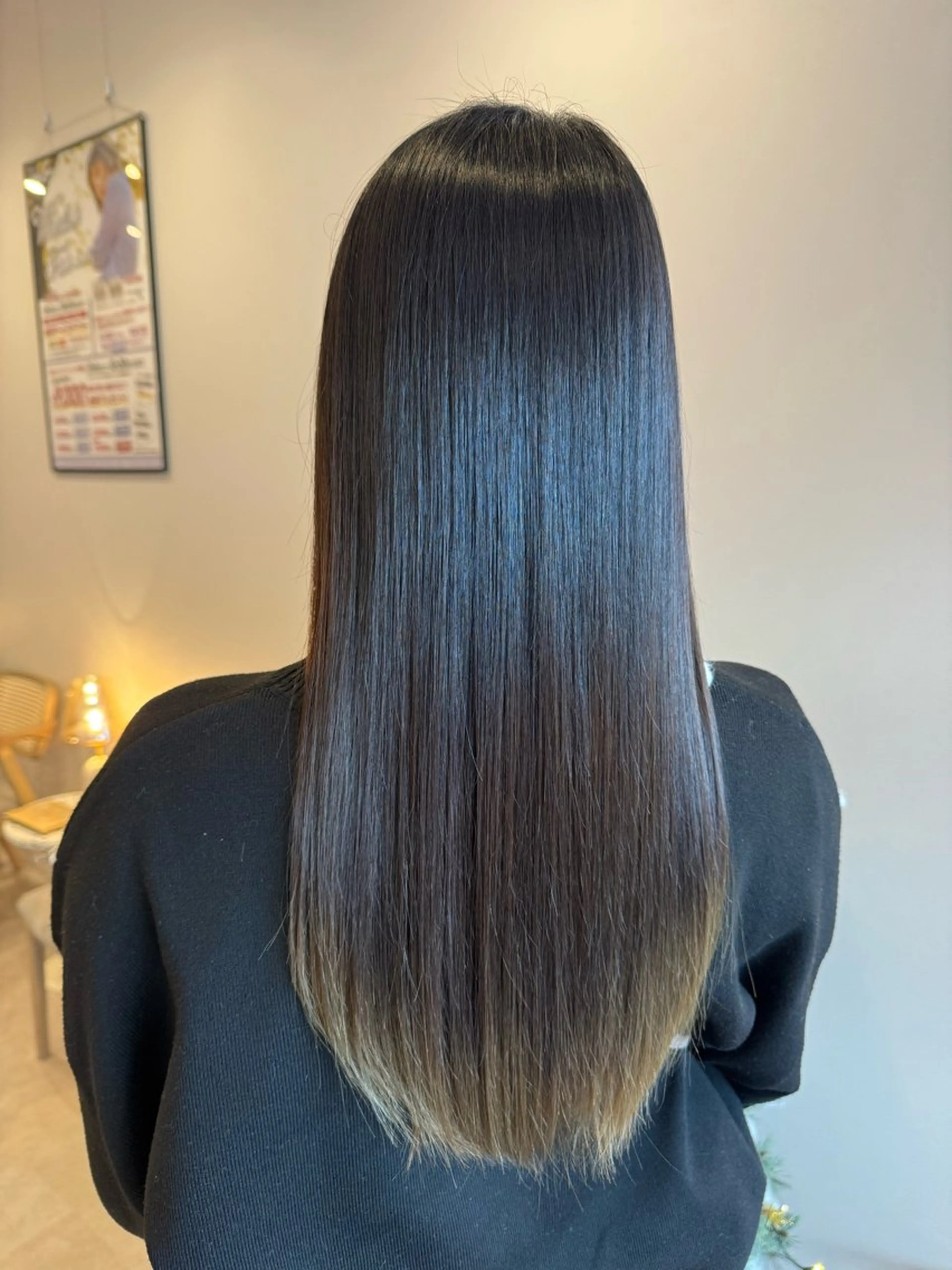 ロング カット 縮毛矯正 トリートメント ともか/美髪透明感 カラー/顔周りカットのヘアスタイル