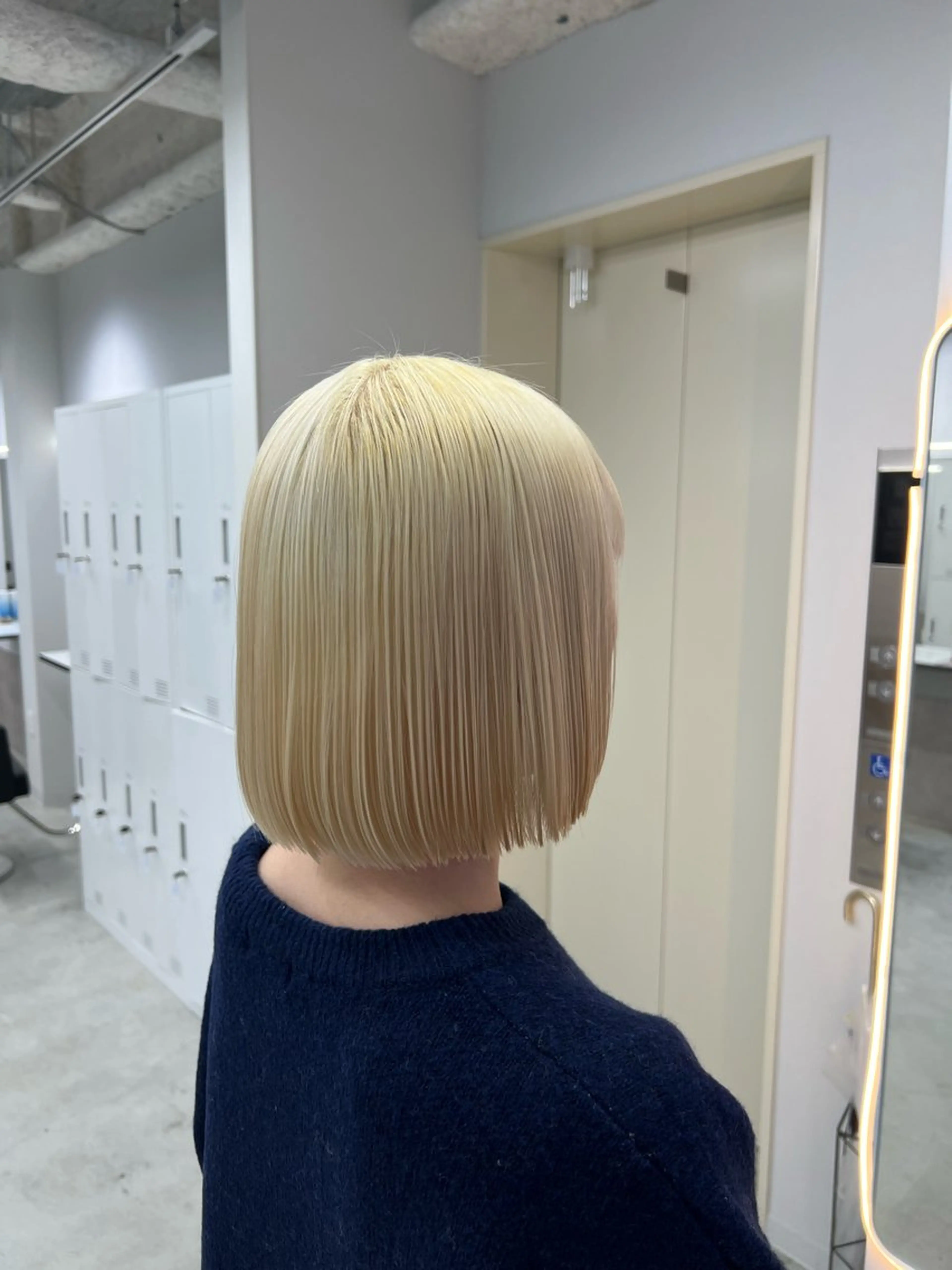 ミディアム ヘアカラー maya レイヤーカットのヘアスタイル