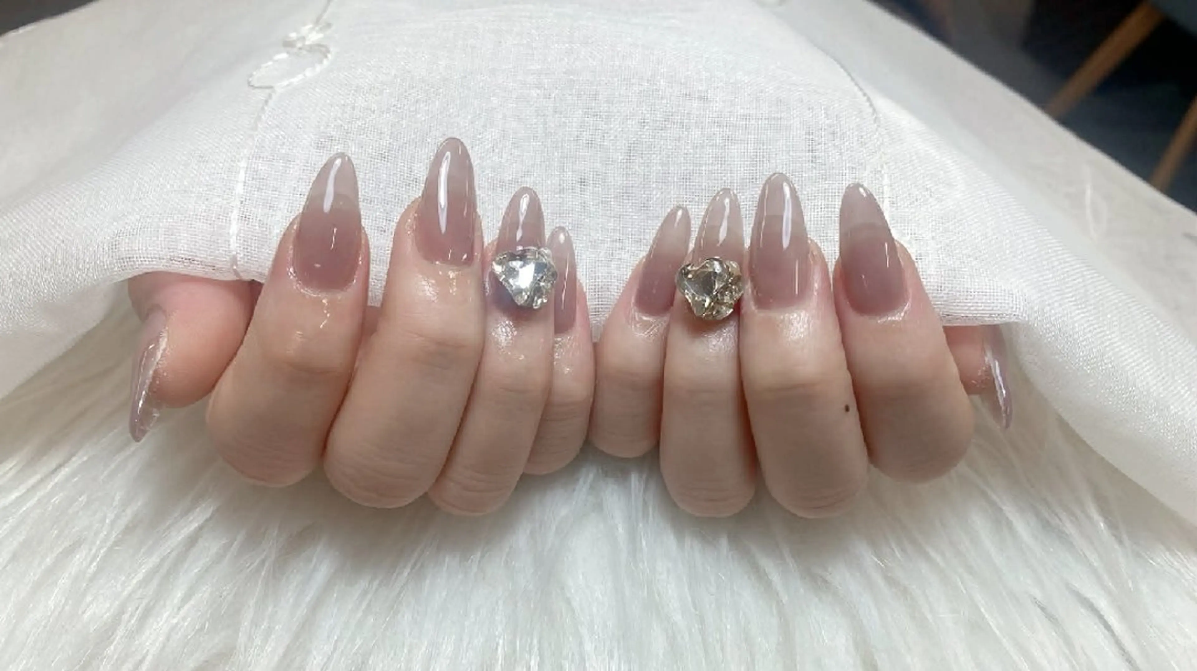 ネイル ワンカラーネイル シンプルネイル ストーンネイル キエウ チャムのネイルデザイン