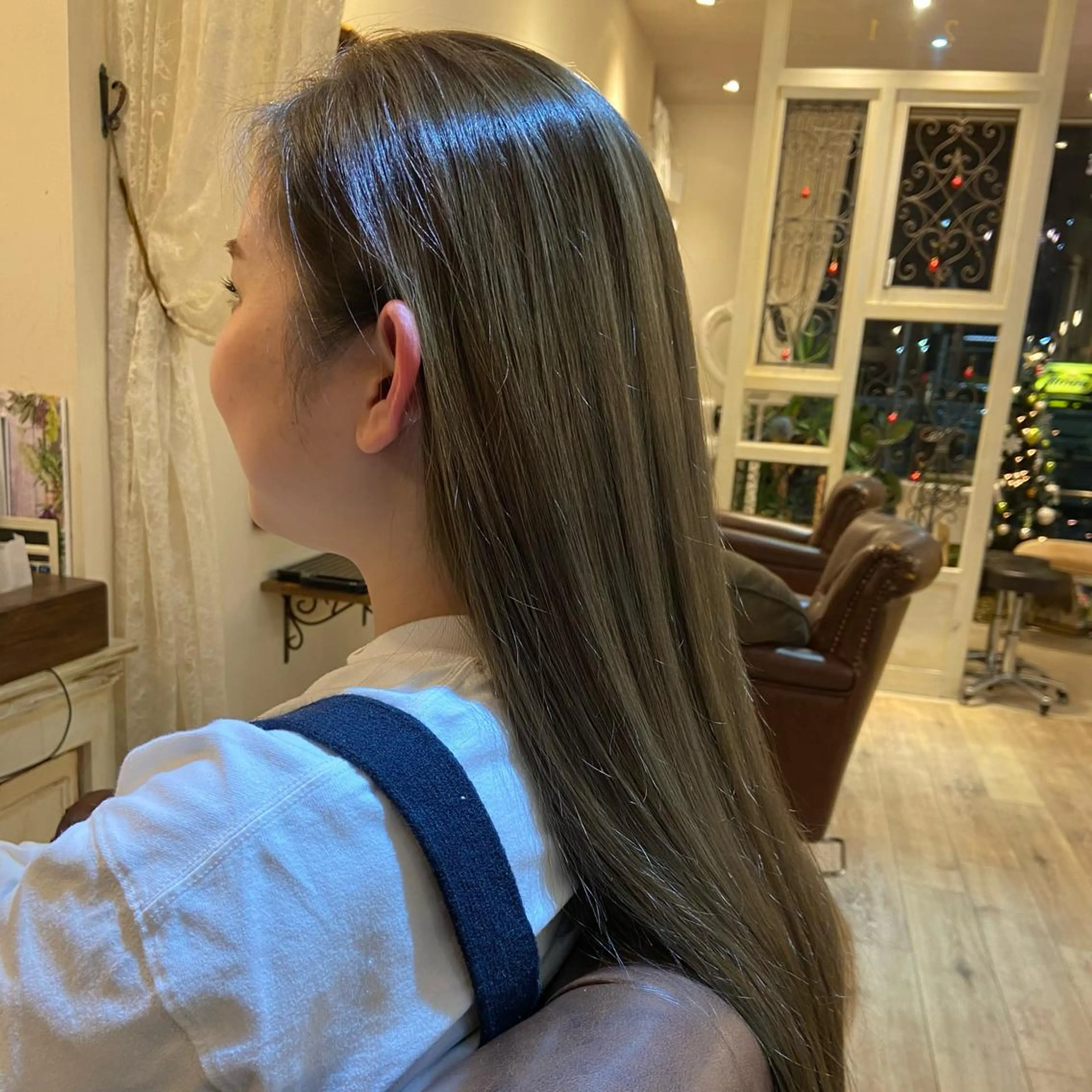 ロング カラー ヘアアレンジ ブリーチ ダブルカラー オリーブカラー カット ヘアカラー トリートメント Plaatje💐 ゆずはのヘアスタイル