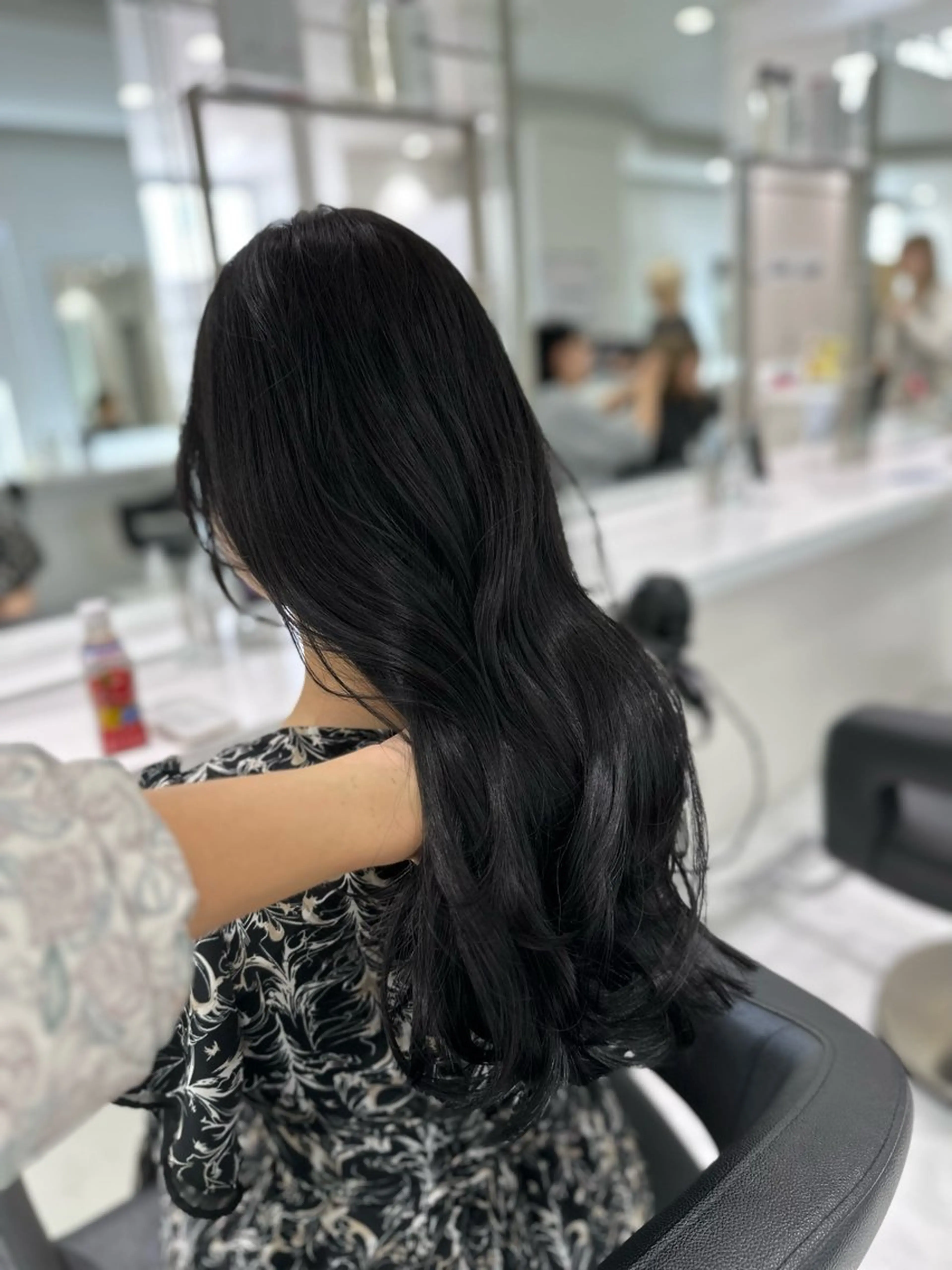 ロング カラー 赤み消し🌿 透明感カラー🫧のヘアスタイル