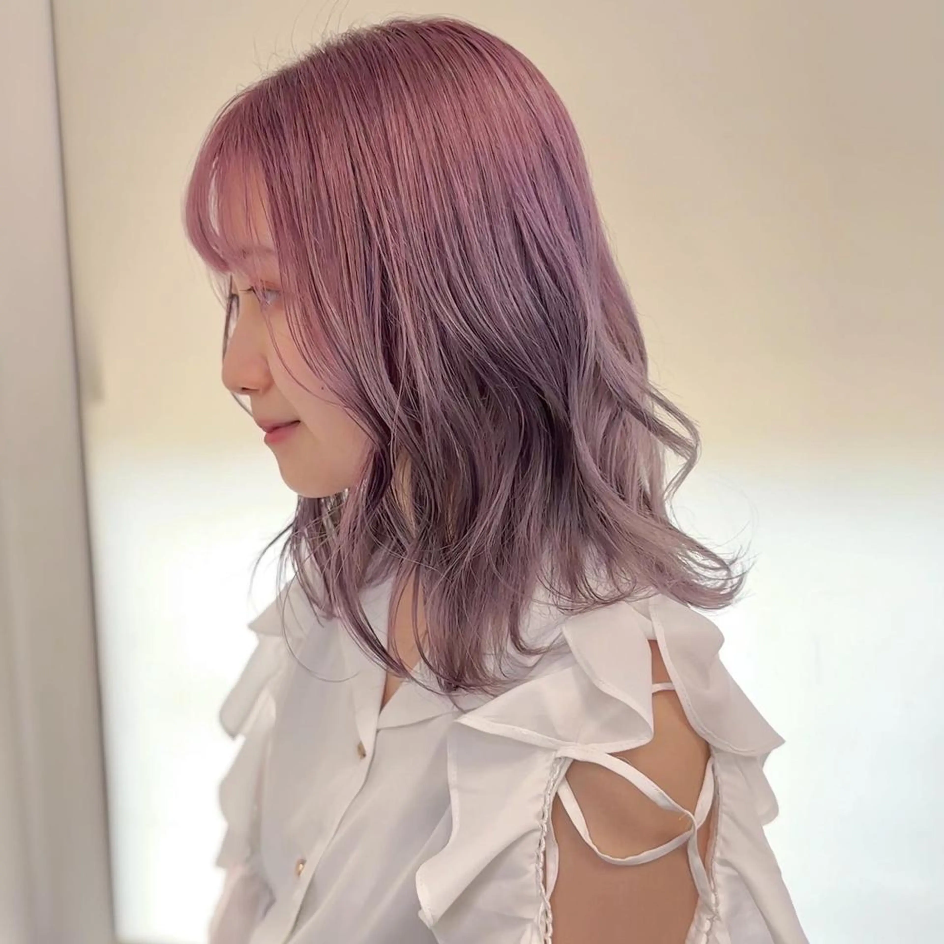 ミディアム カラー カット ヘアカラー peg.hair所属・ブリーチカラー🫧 森　凪沙のヘアスタイル