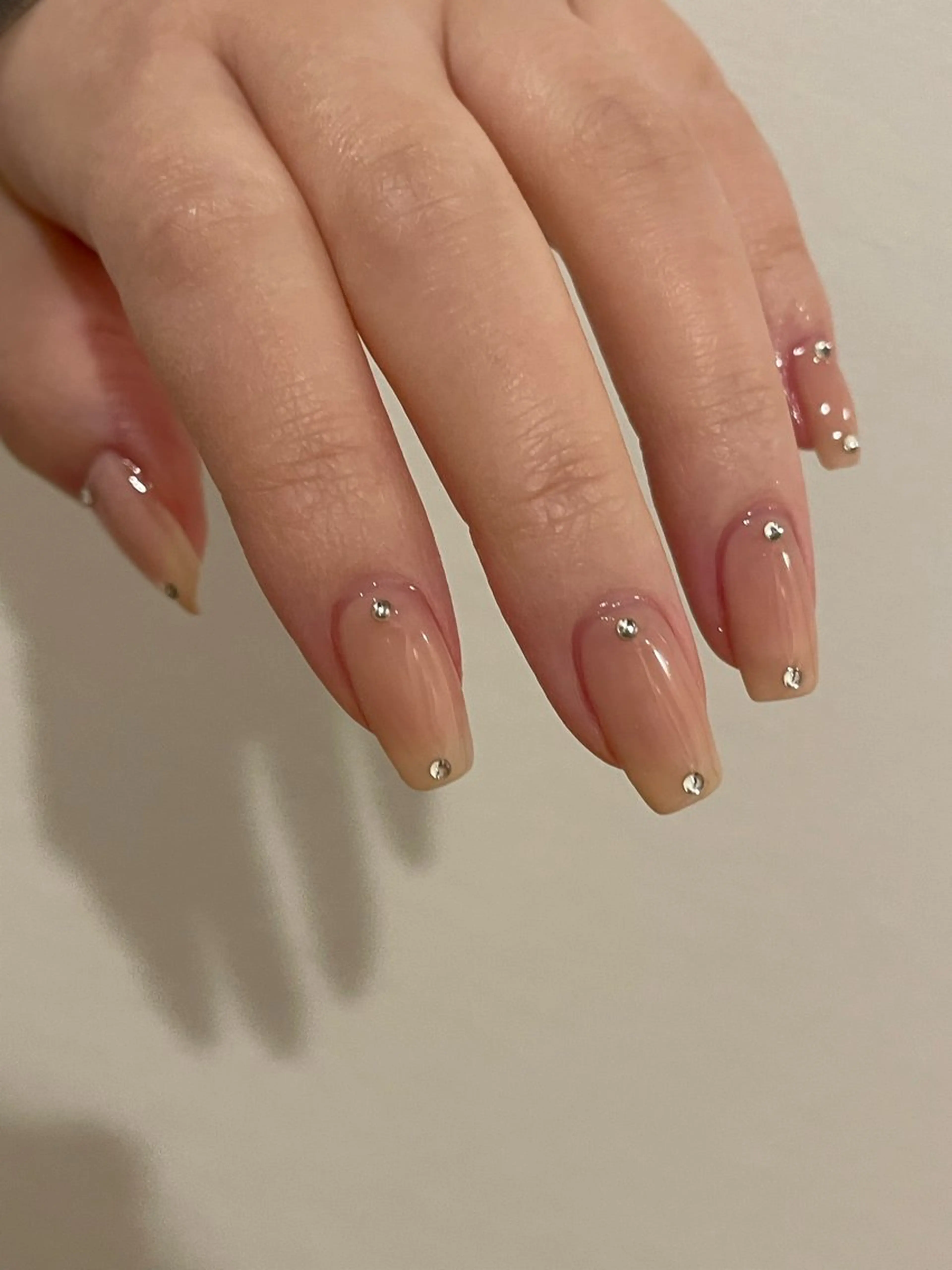 ネイル ワンカラーネイル シンプルネイル ストーンネイル NOELIS REIのネイルデザイン