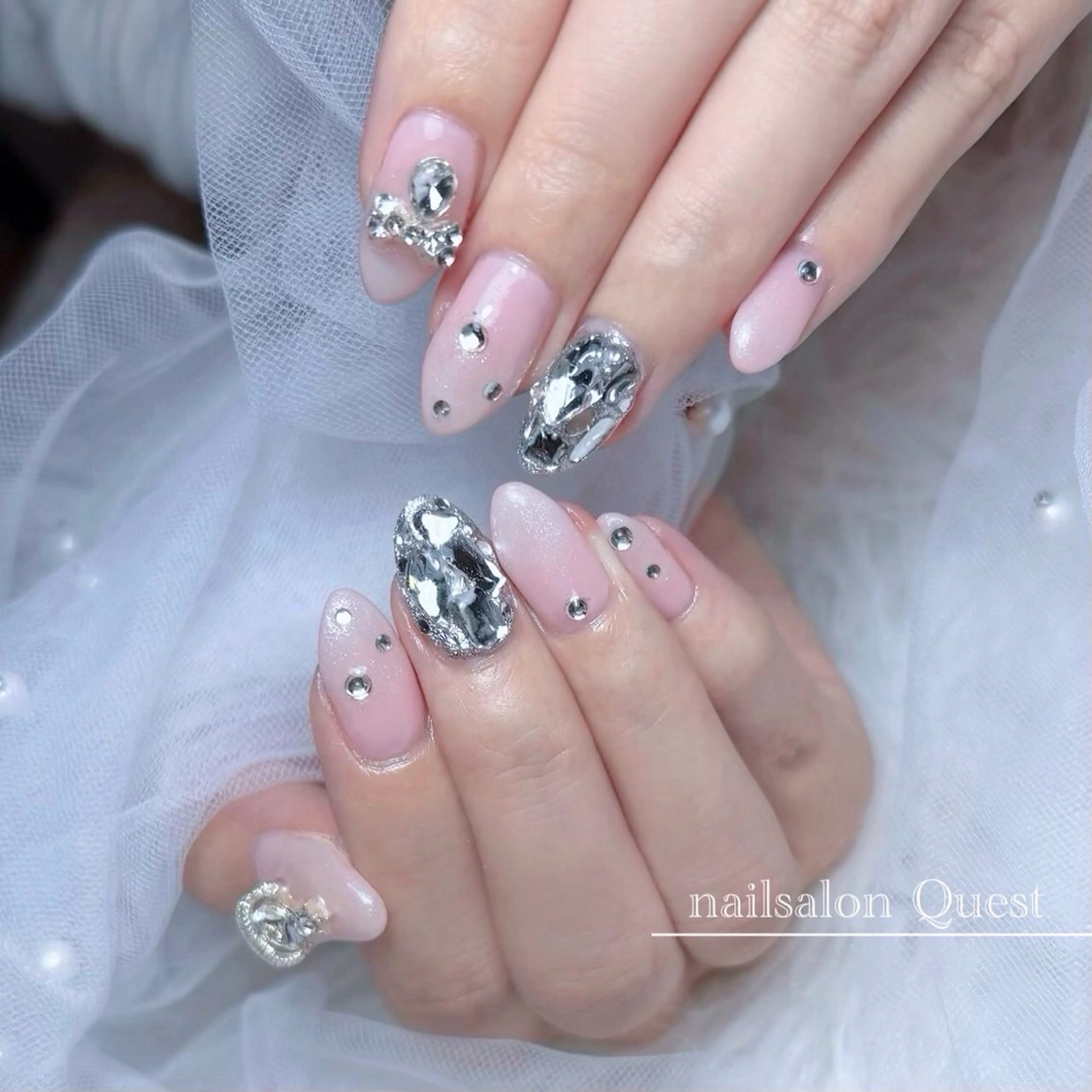 ネイル キラキラネイル シルバー ハンドネイル nailsalon Questのネイルデザイン