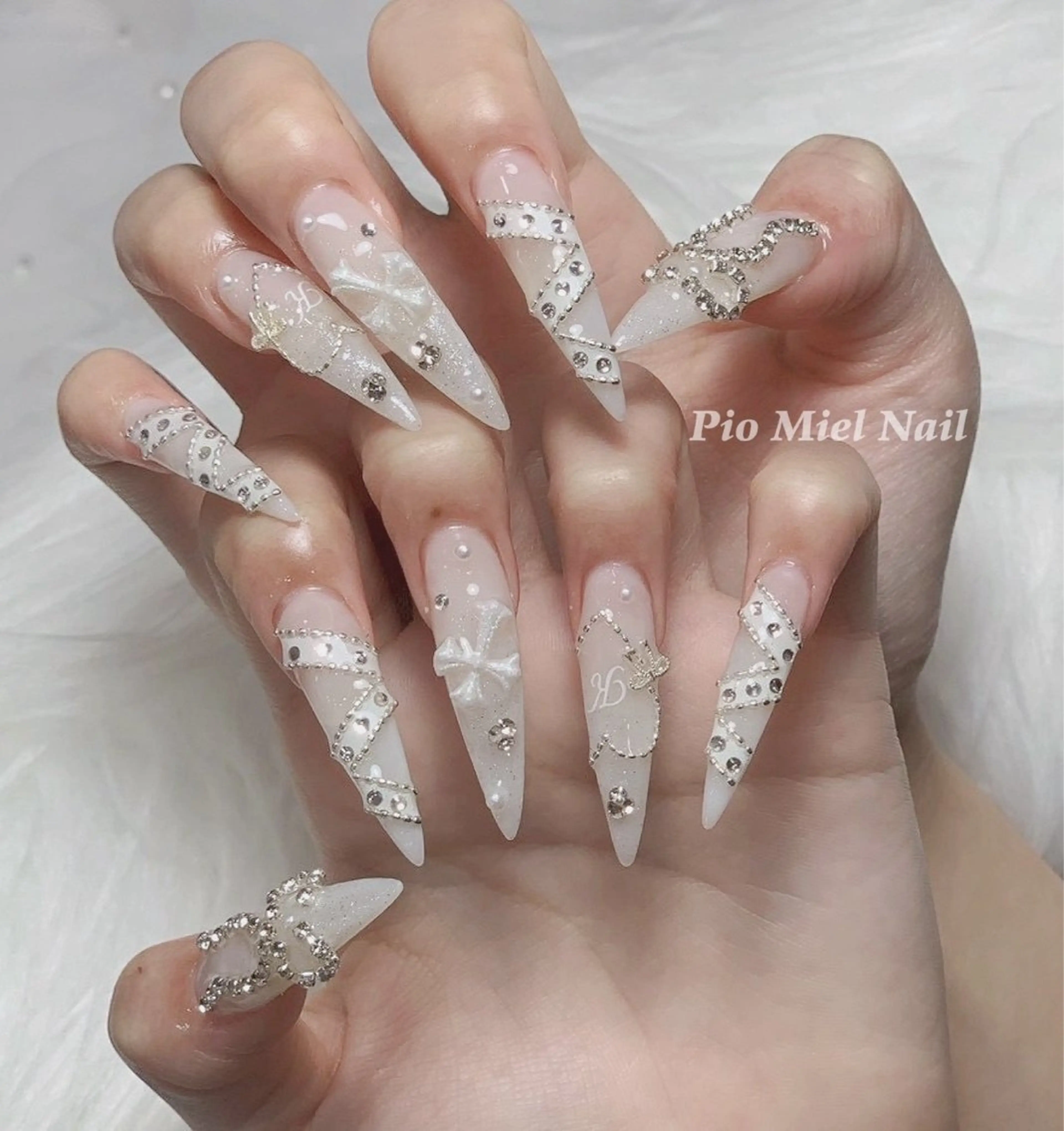 ネイル ハンドネイル HANA 長さだしのネイルデザイン