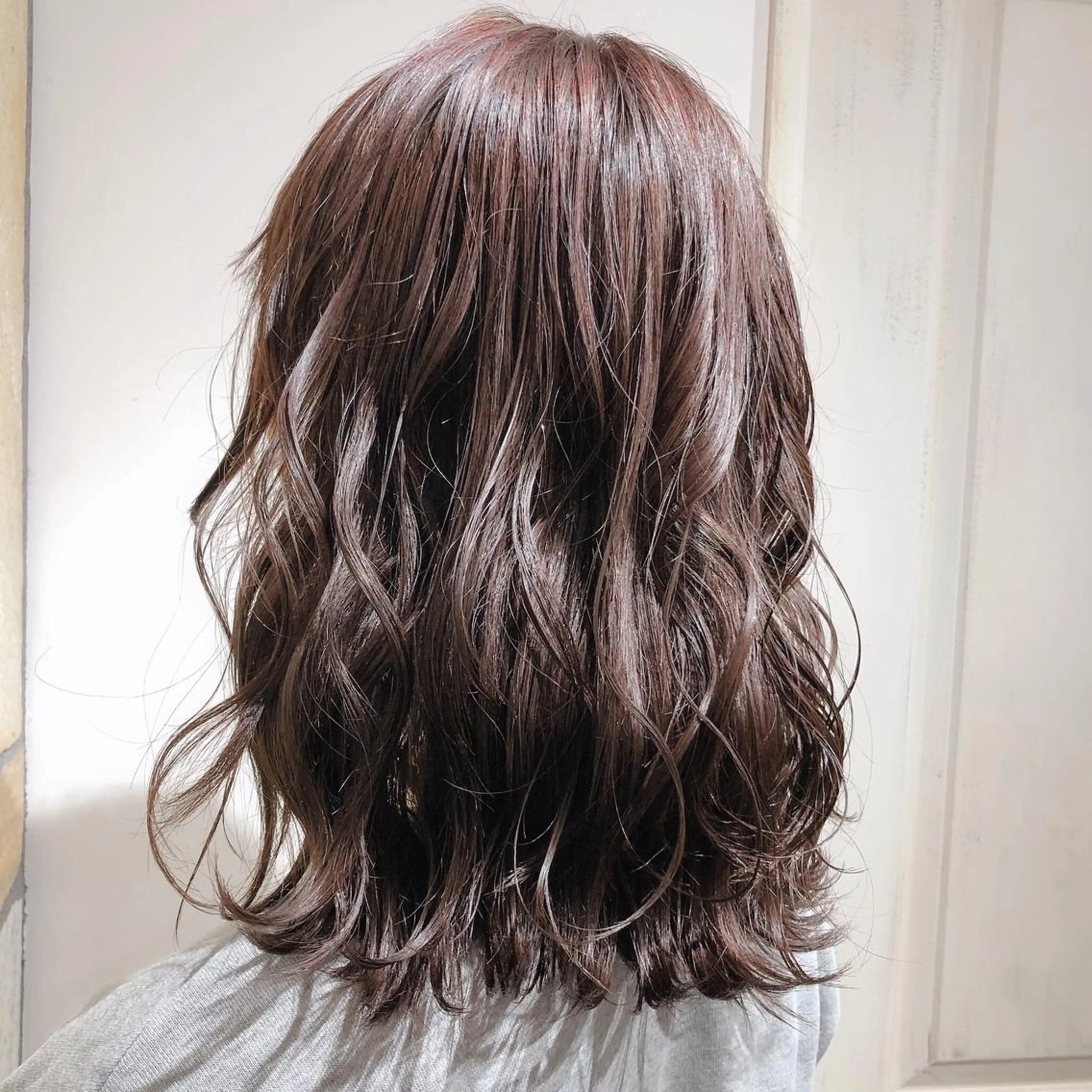 ミディアム カラー レイヤー×髪質改善 マネージャー安藤光司のヘアスタイル