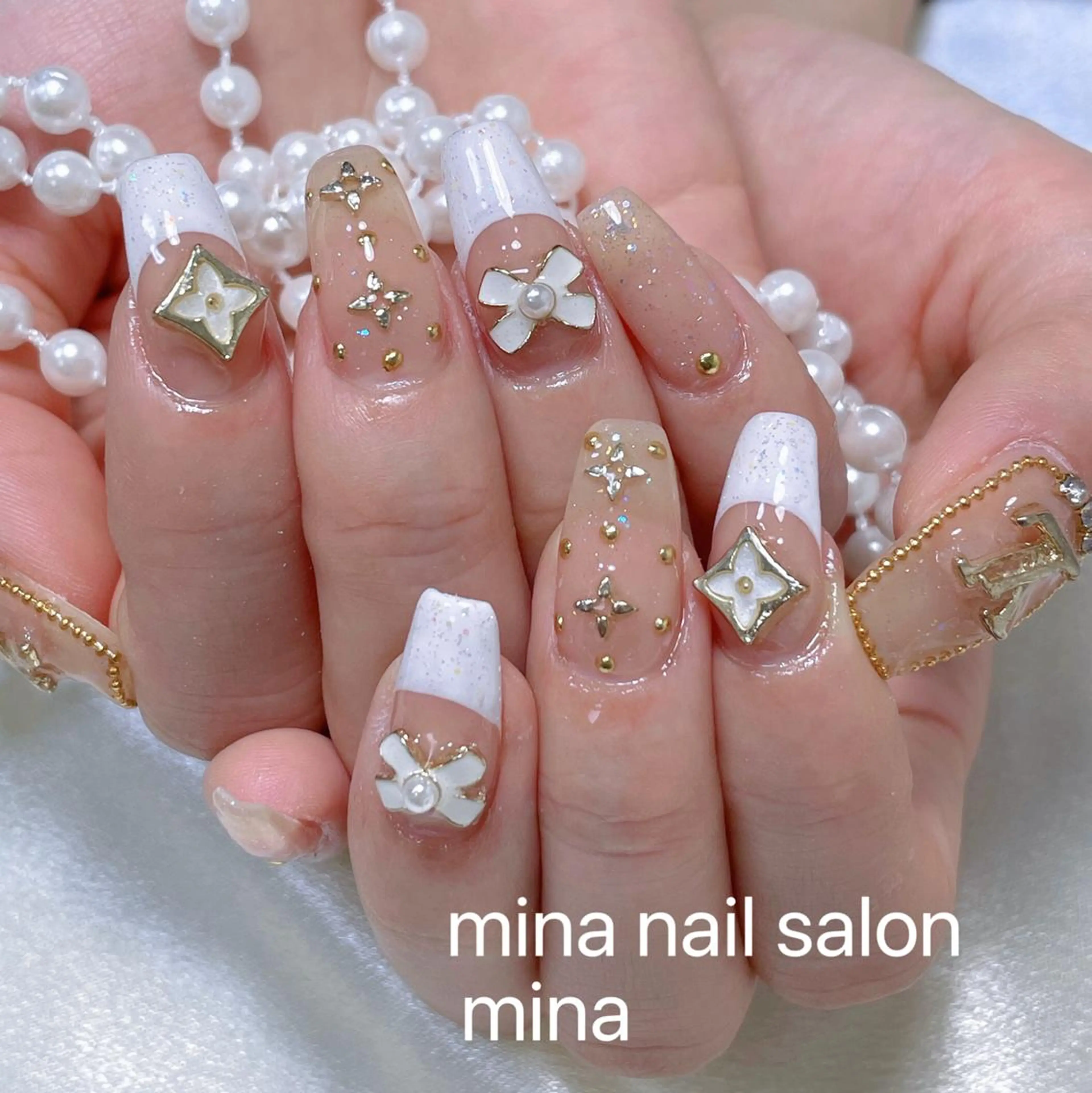 ネイル queensnail 🧸mikaのネイルデザイン