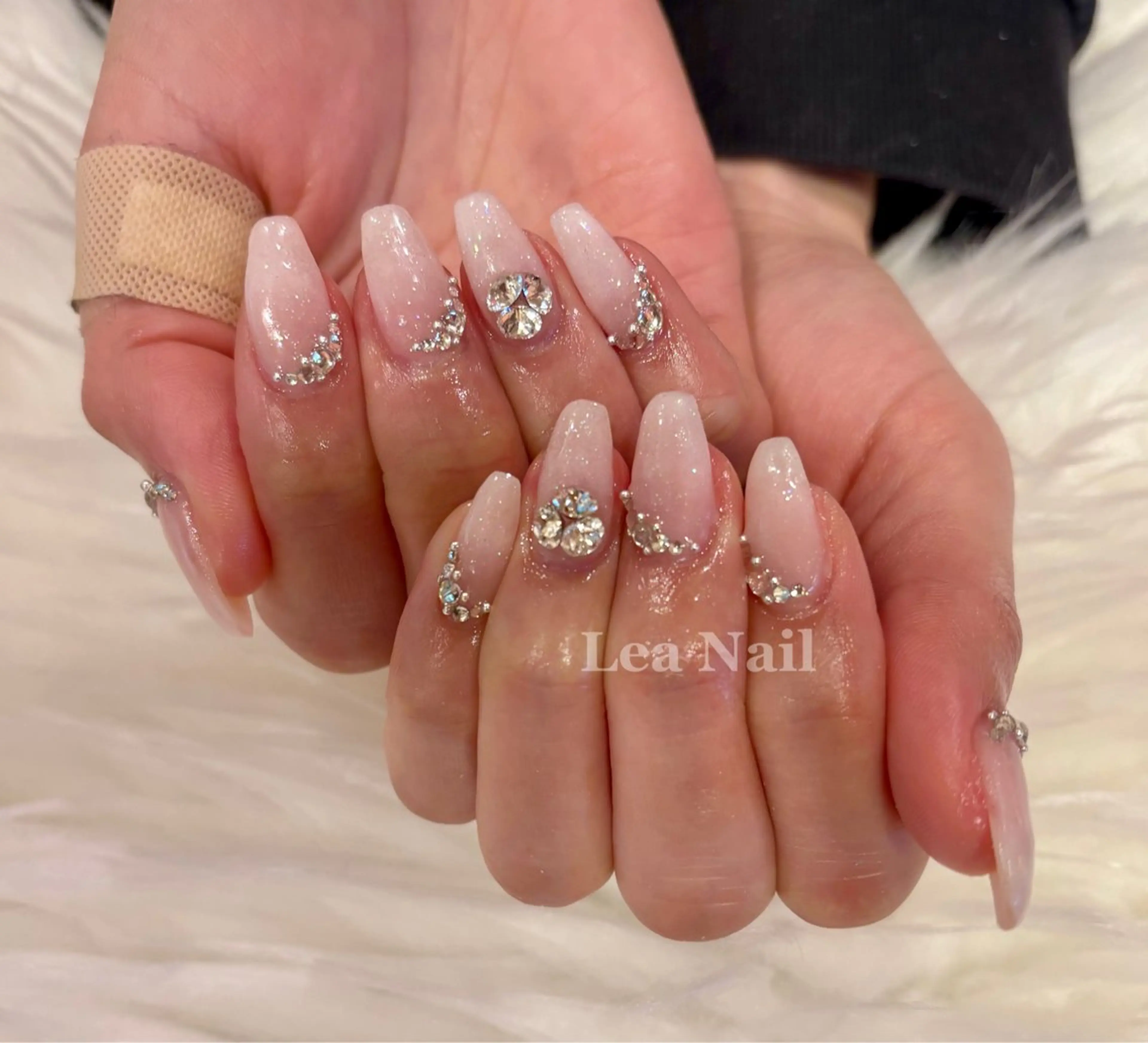 ネイル キラキラネイル ブライダルネイル Lea Nailのネイルデザイン