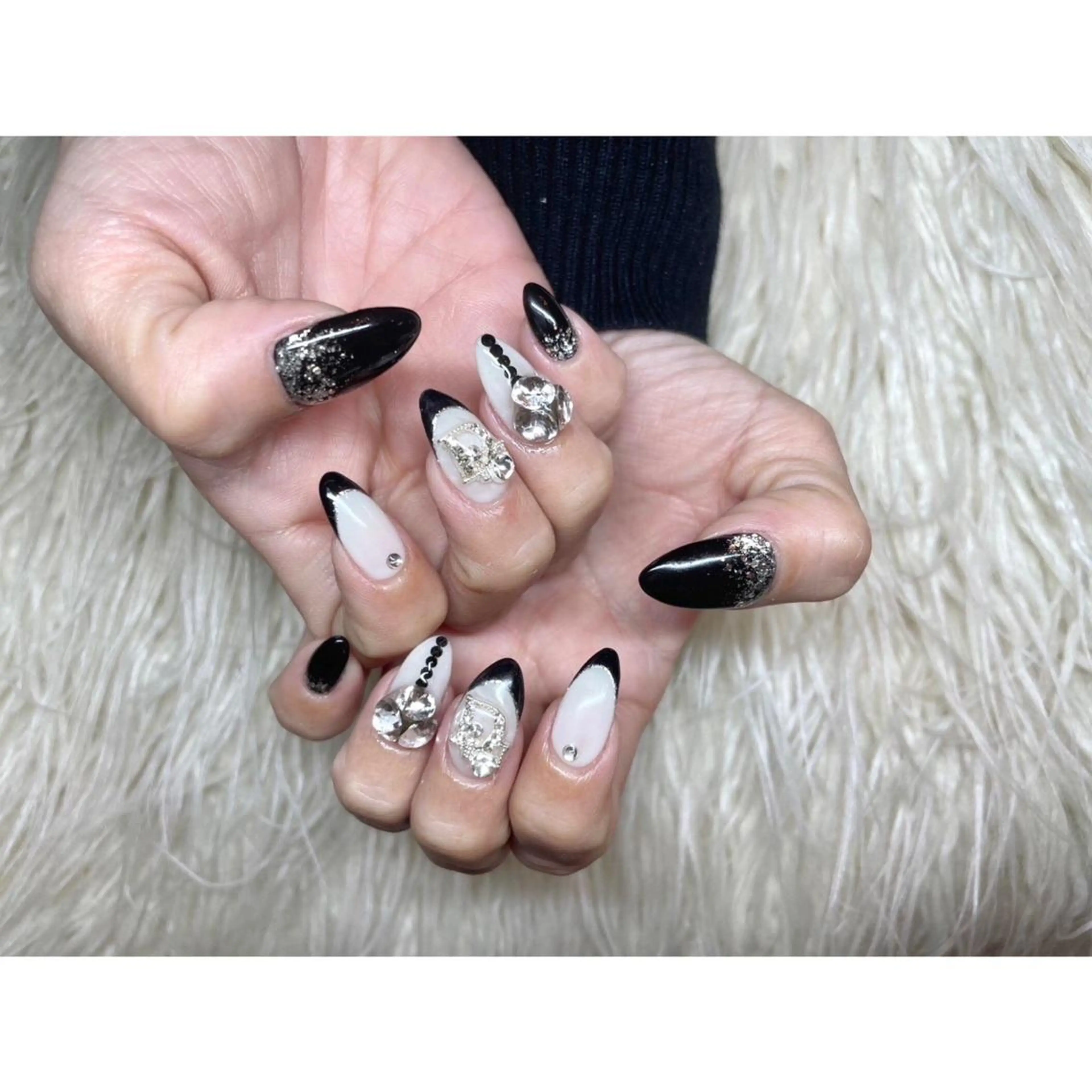 ネイル フレンチネイル キラキラネイル ストーンネイル ハンドネイル フットネイル Nail salon LuaRのネイルデザイン