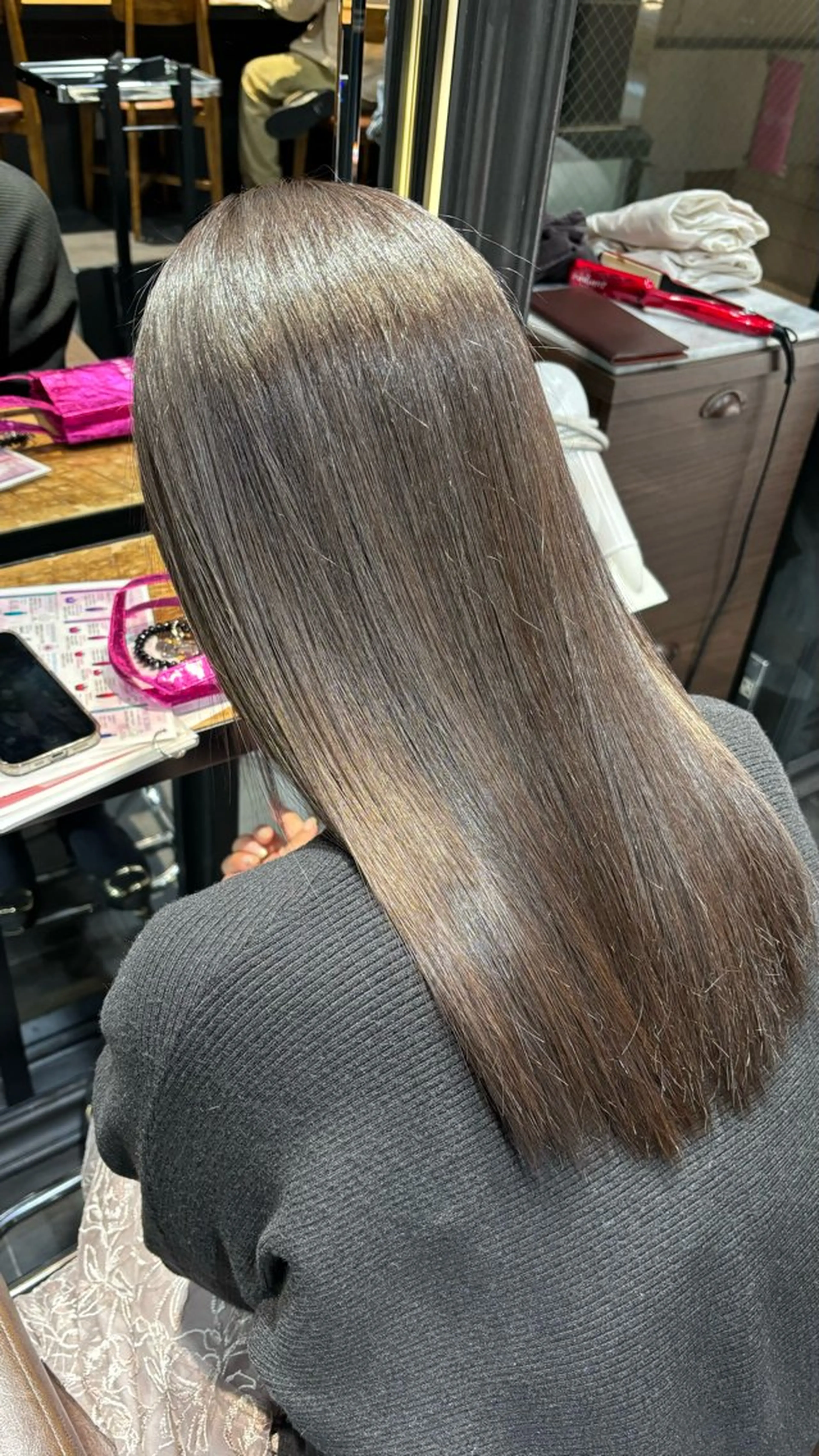 ロング カラー アッシュ アッシュブラウン ブラウンカラー トリートメント MINX 井上 ヨウ 艶髪カラー/レイヤーのヘアスタイル