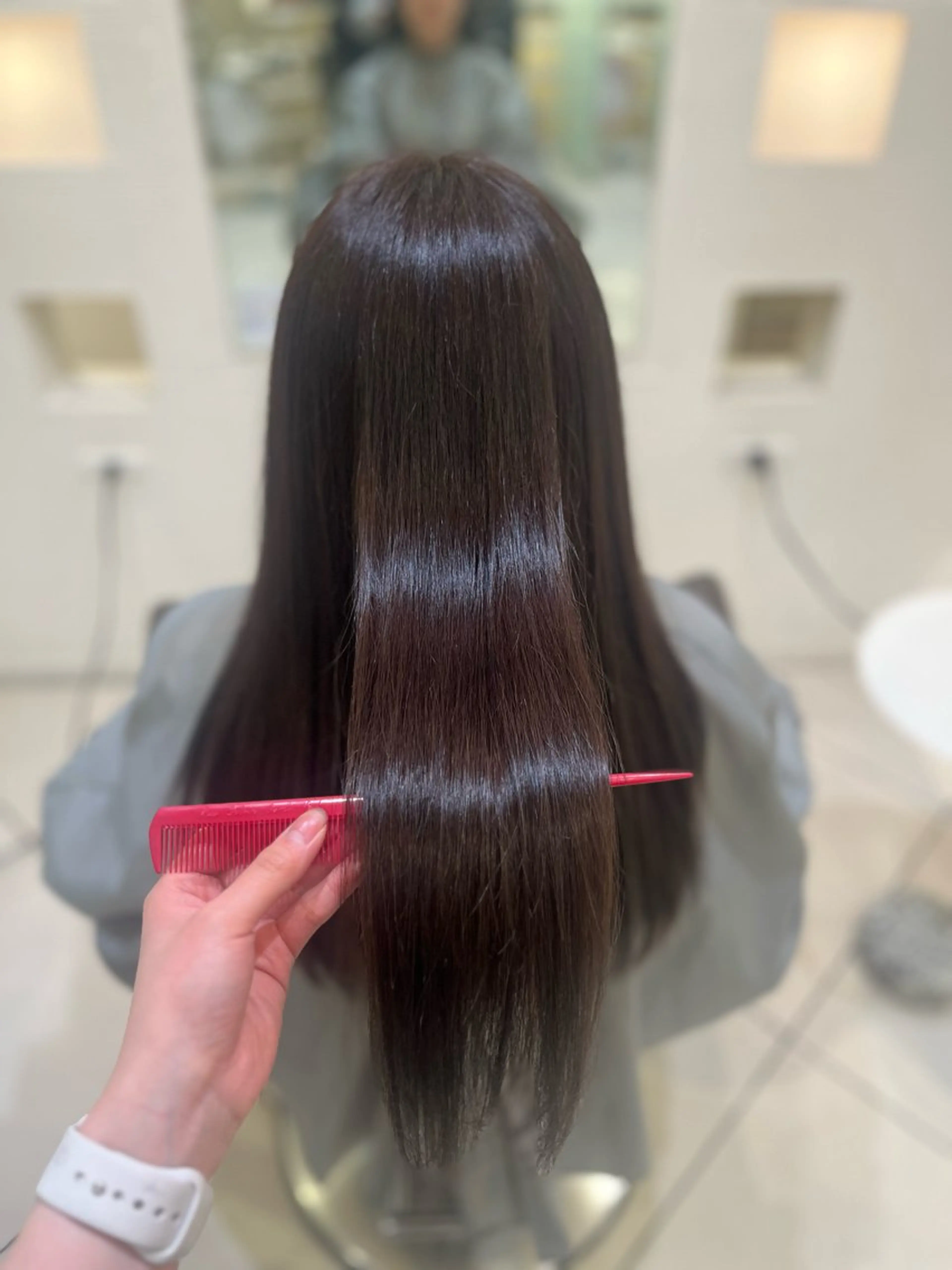 ロング カラー タイトボブ個性派カラ ーAKANEのヘアスタイル