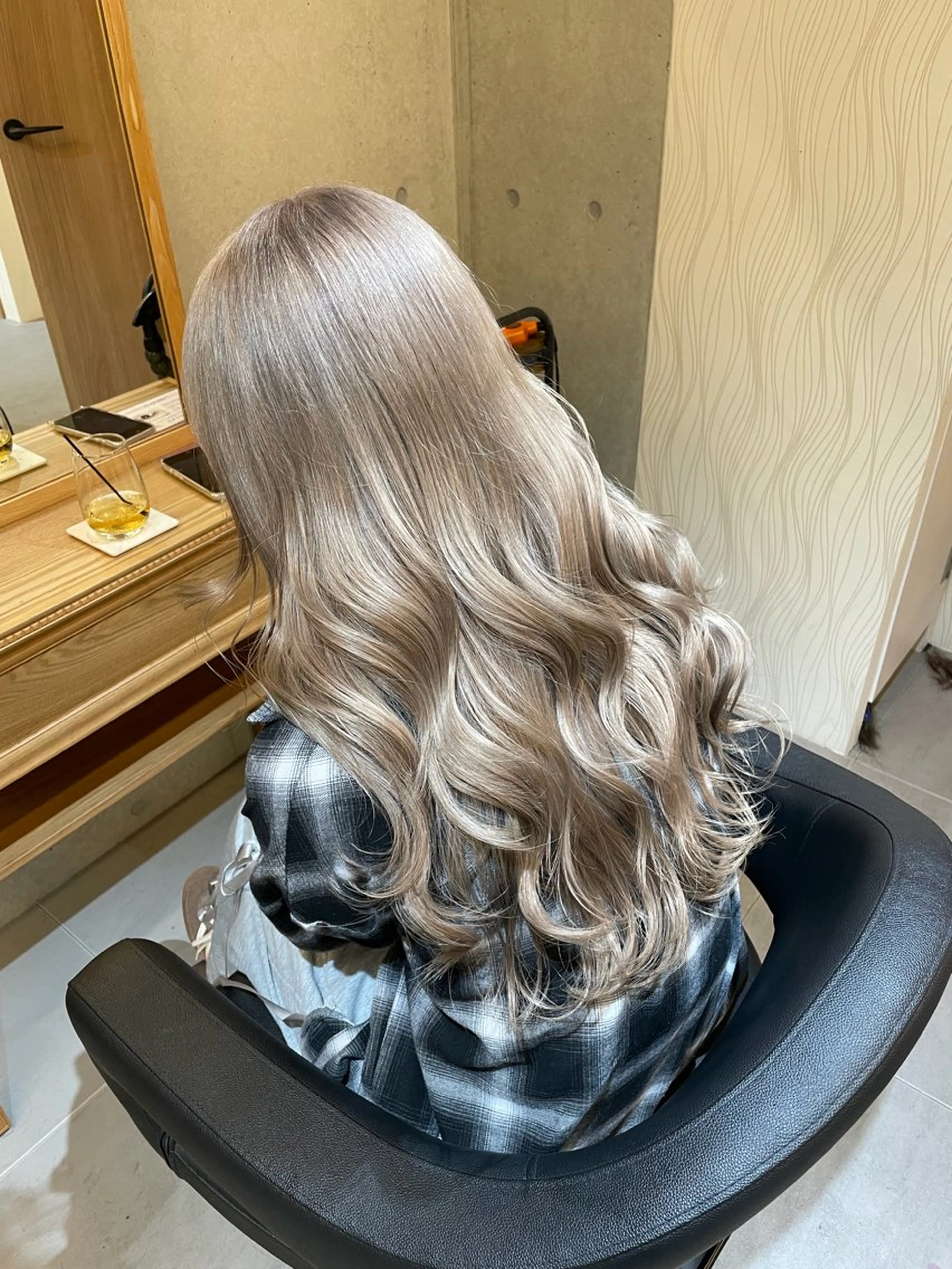 ロング カラー ベージュカラー ブリーチ ブロンド ハイトーンカラー ミルクティーベージュ ヘアカラー トリートメント 羽田翔大/ブリーチ/ ボブカット/店長のヘアスタイル