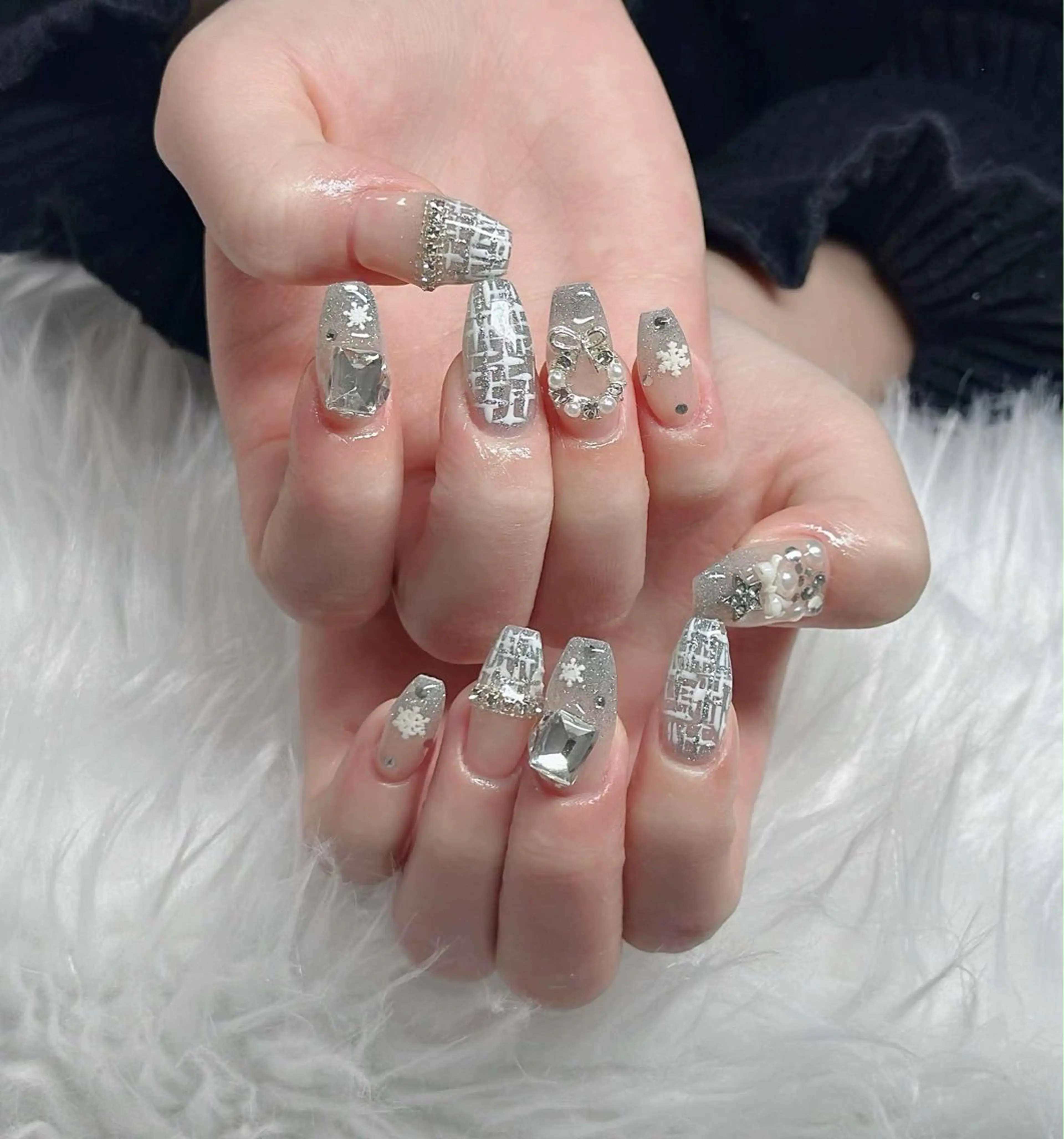 ネイル オーロラネイル フレンチネイル ジェルネイル ハロウィン キラキラネイル ハンドネイル H.baby Nail Salonのネイルデザイン