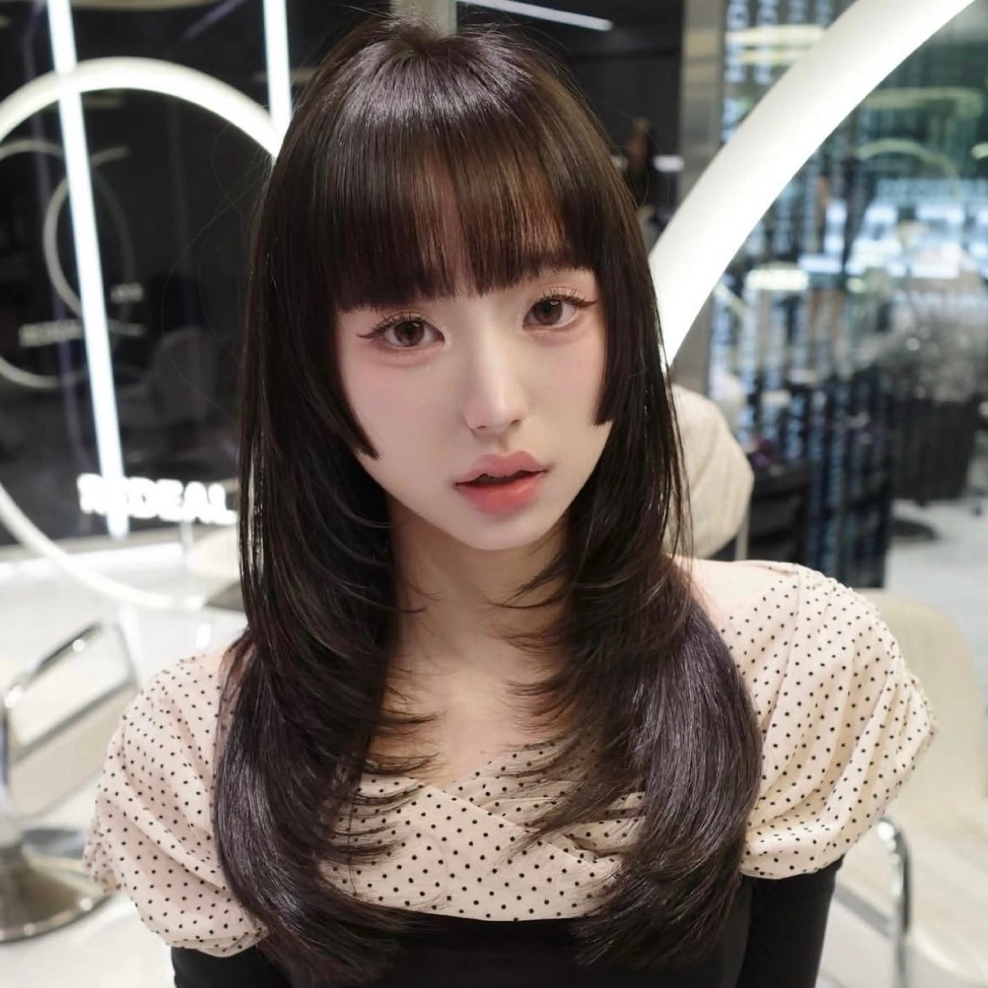 セミロング くびれヘア 顔周りカット ハイレイヤー 韓国風ヘア レイヤーカット カット トリートメント がわ/ハイレイヤー /ハイトーンカラーのヘアスタイル