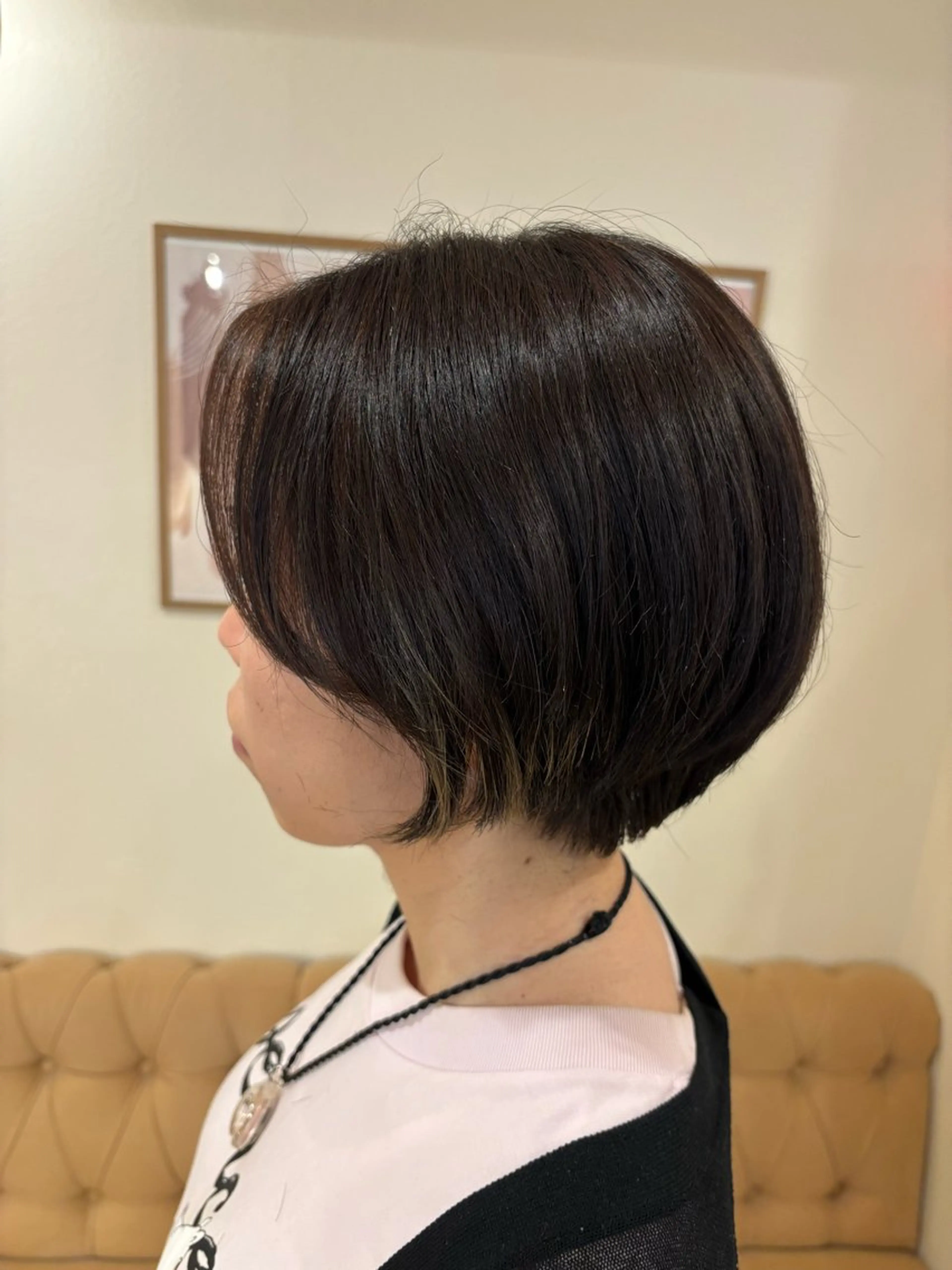 ショート 丸みショート ショートヘア シンバヒナノ/パーマ レイヤー/髪質改善のヘアスタイル