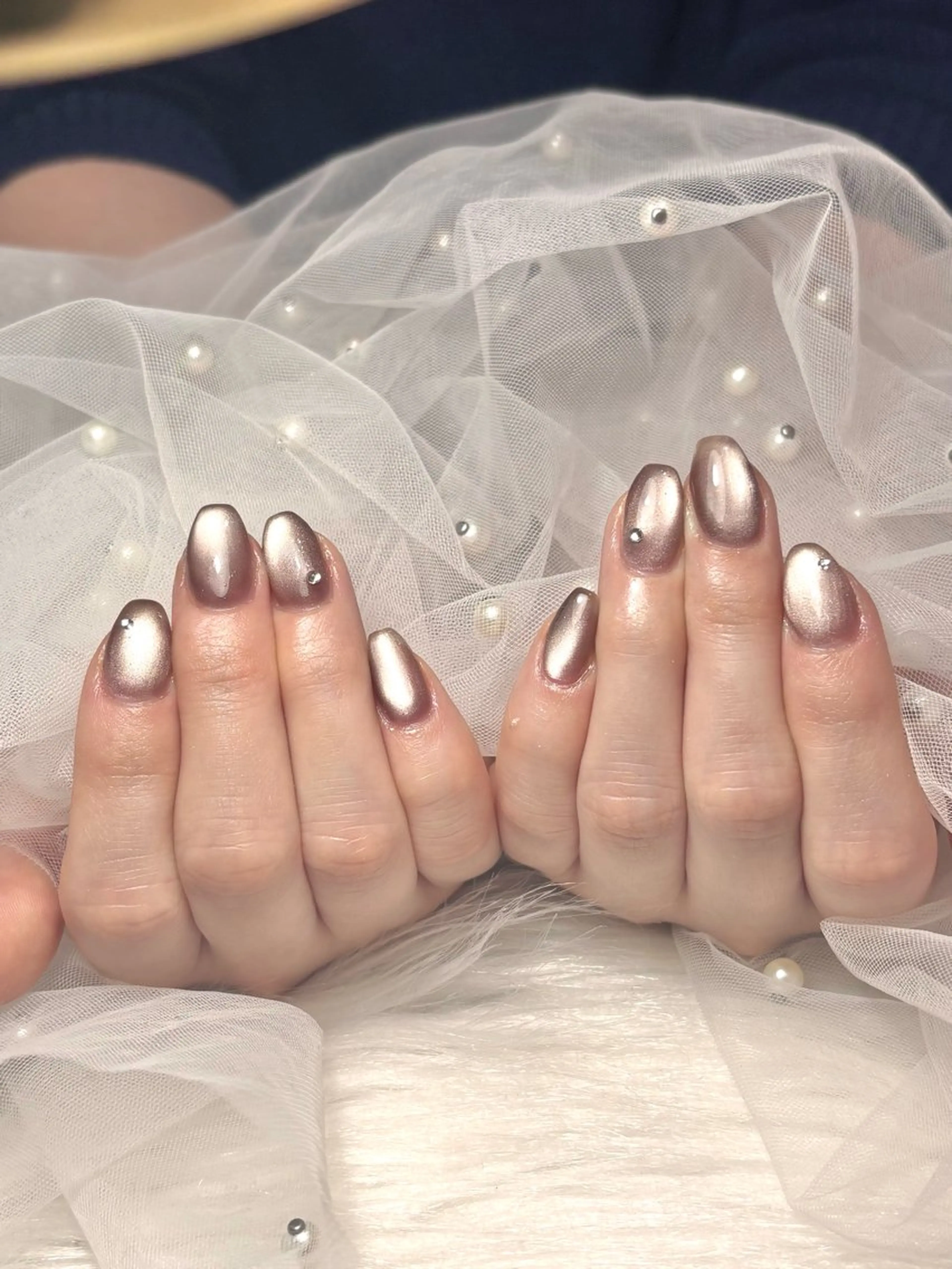 ネイル ブラウン マグネットネイル ハンドネイル kokomi 🧸のネイルデザイン