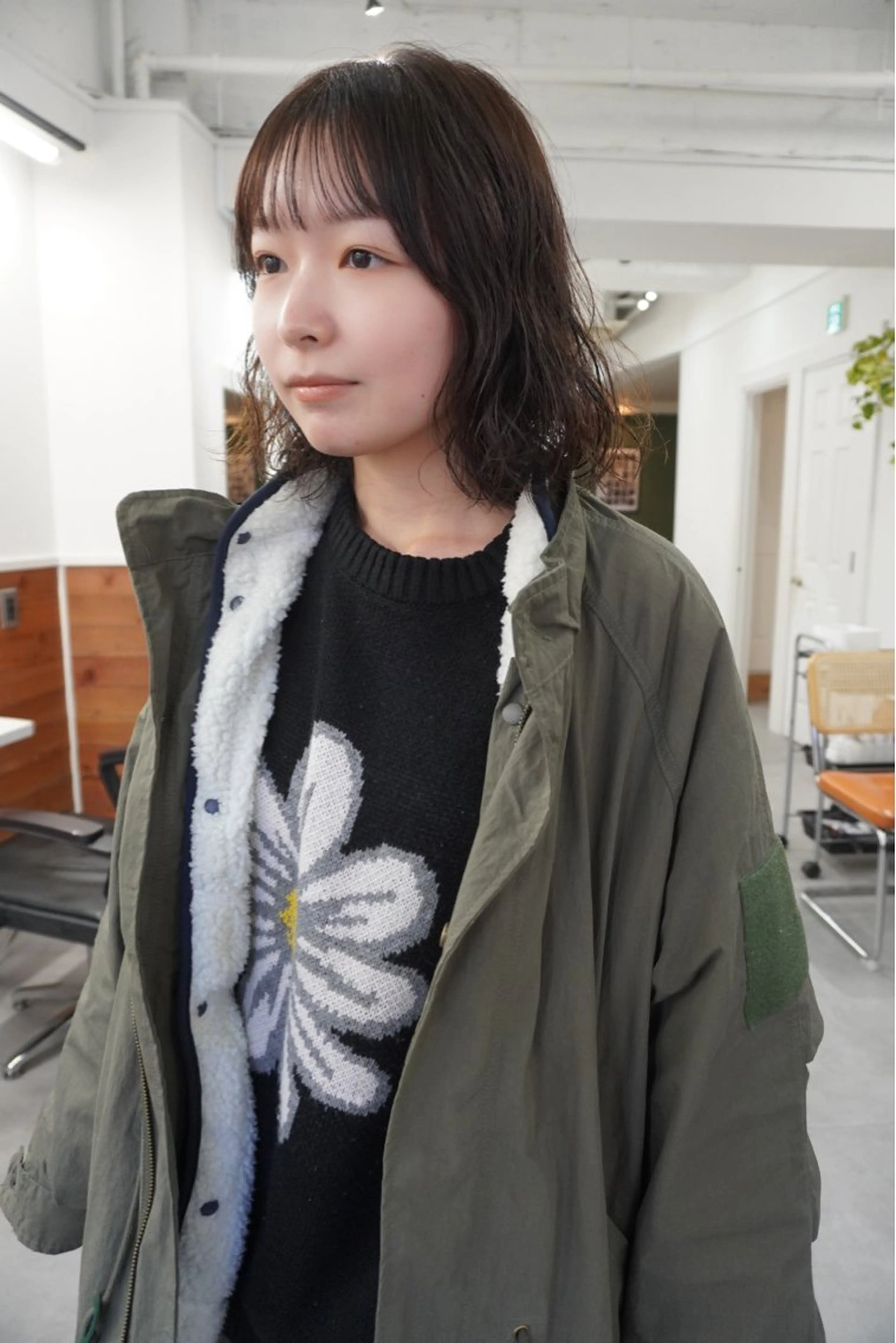 ミディアム カラー パーマ カット パーマ トリートメント レイヤー／似合わせ TAKUYAのヘアスタイル