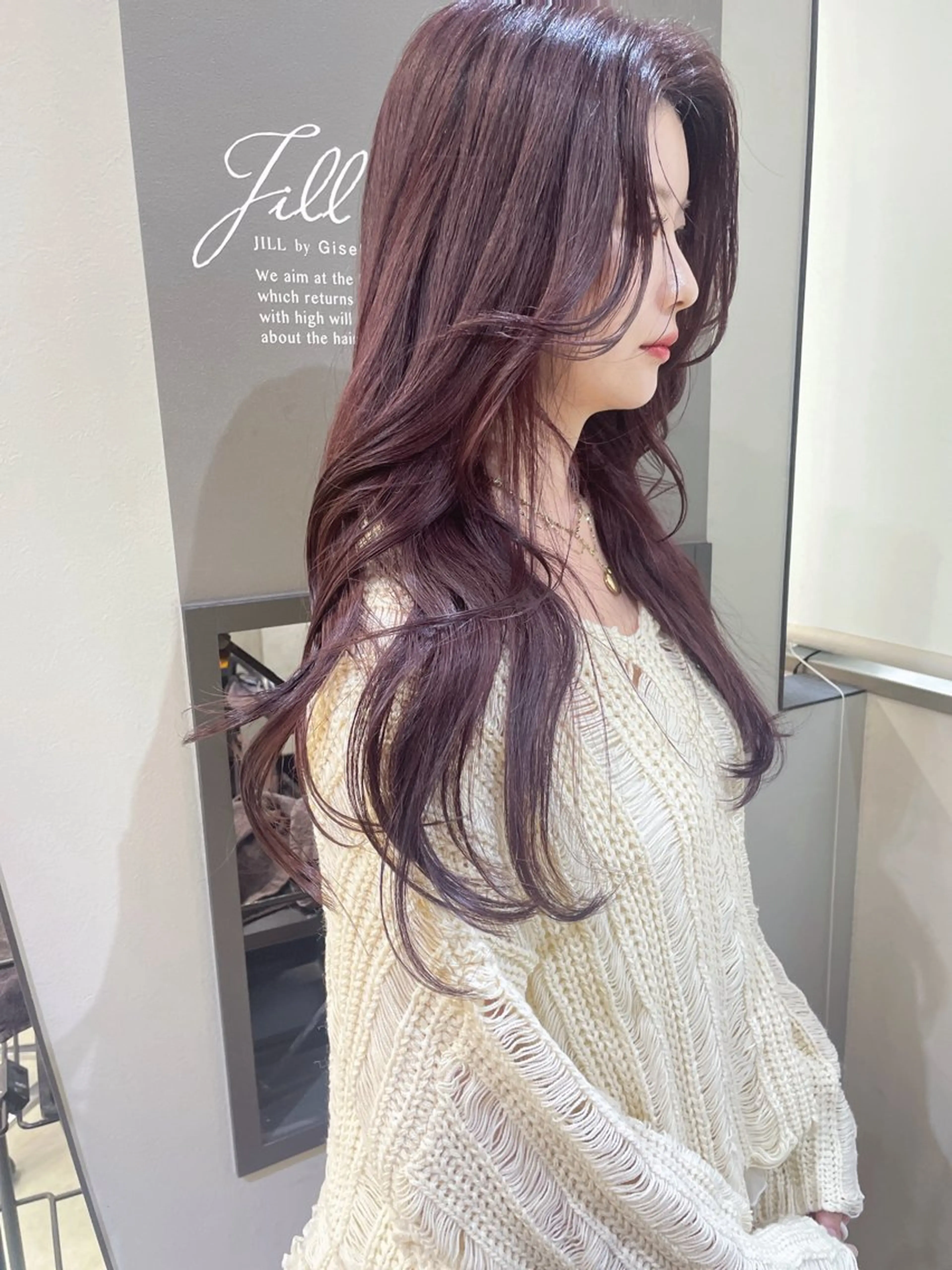 ロング カラー カシス レッドカラー AIRI layer cut hairのヘアスタイル