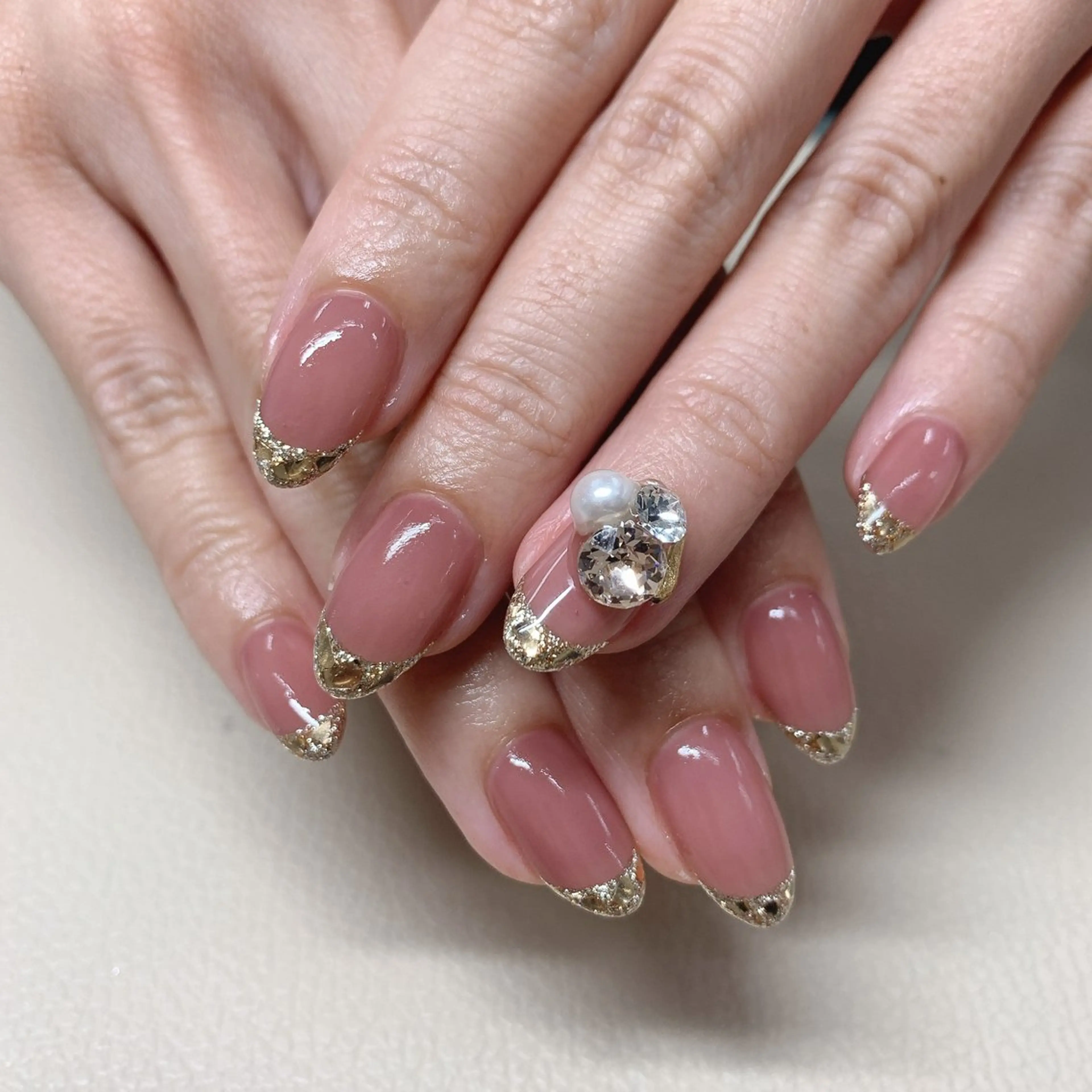 ネイル フレンチネイル ガラスフレンチ ストーンネイル SHIGE . 【パラジェル取扱店】のネイルデザイン