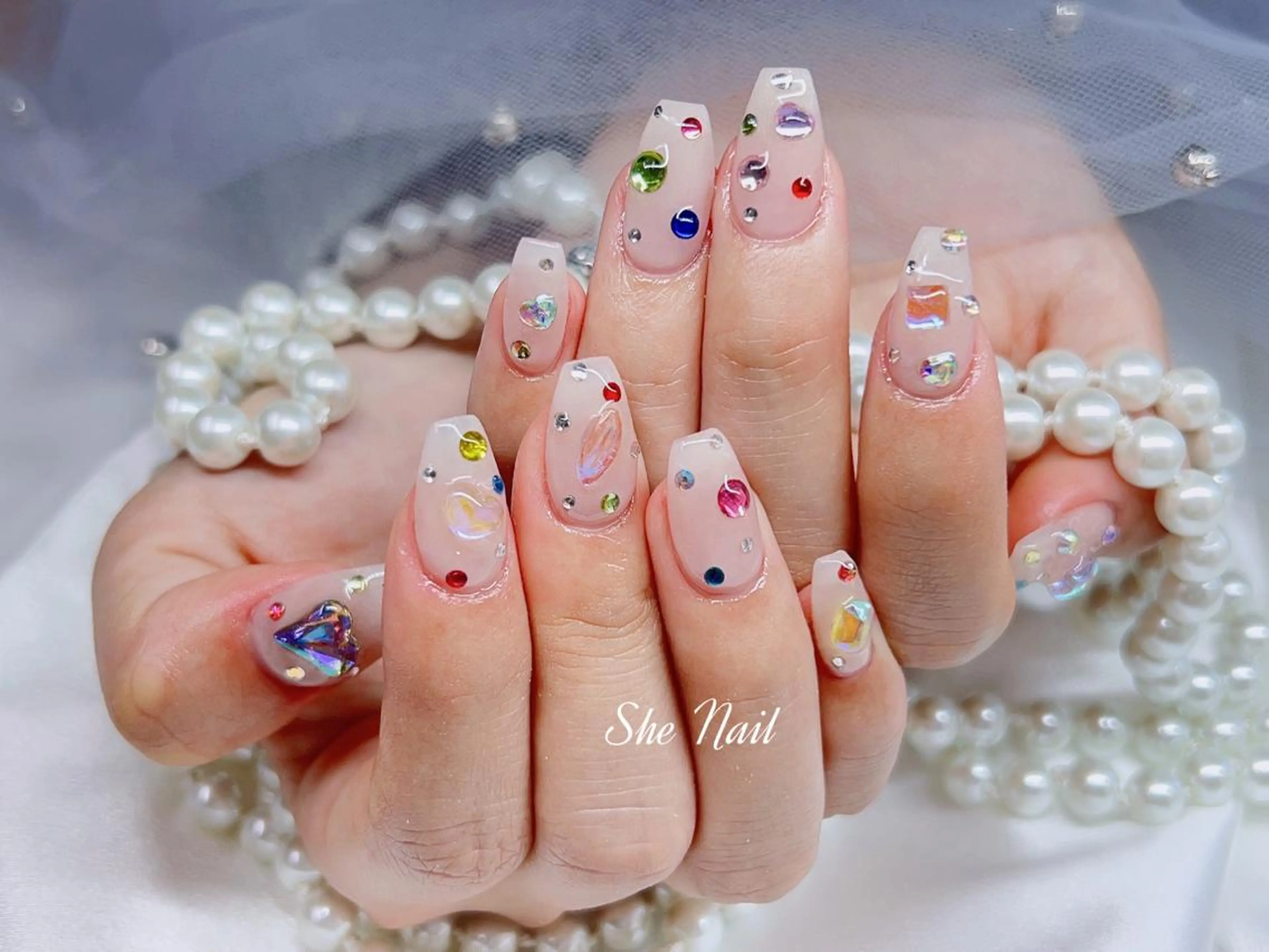 ネイル チークネイル 長さ出し マグネットネイル ニュアンスネイル シンプルネイル ハンドネイル She   Nail所属・ISA_ BELLAのネイルデザイン