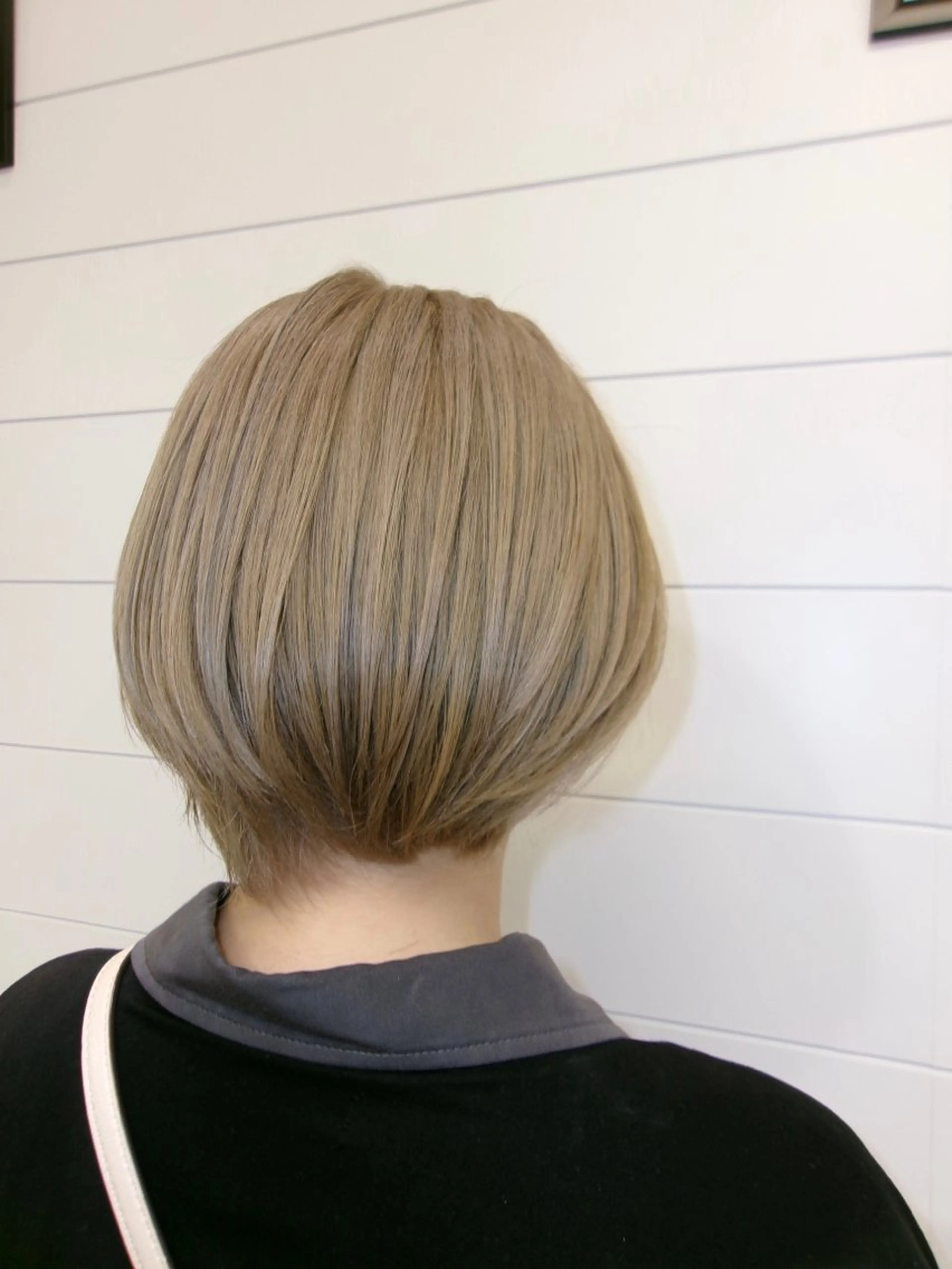 ショート カラー ogura hitomiのヘアスタイル