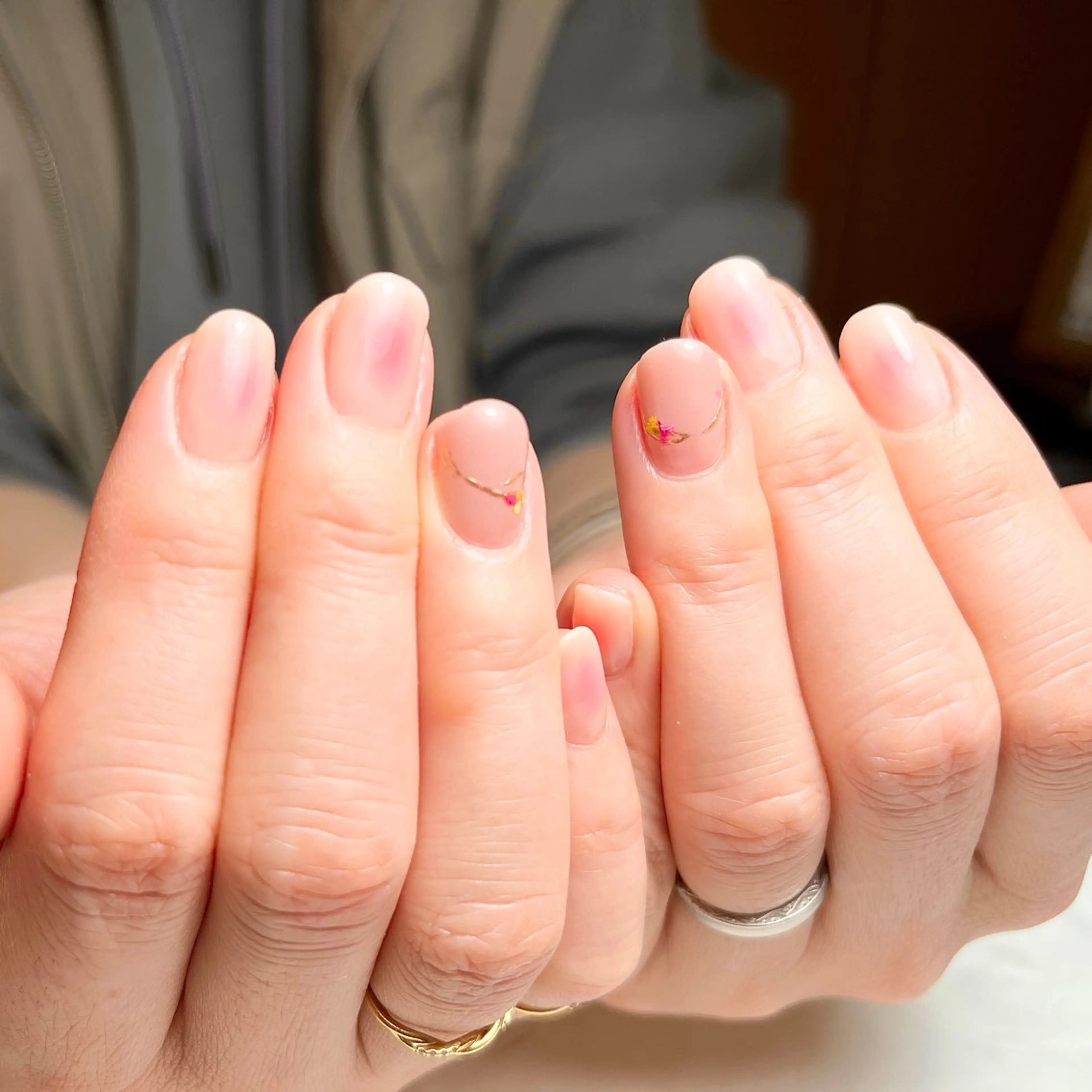 ネイル チークネイル フラワーネイル コエリネイル &エステのネイルデザイン