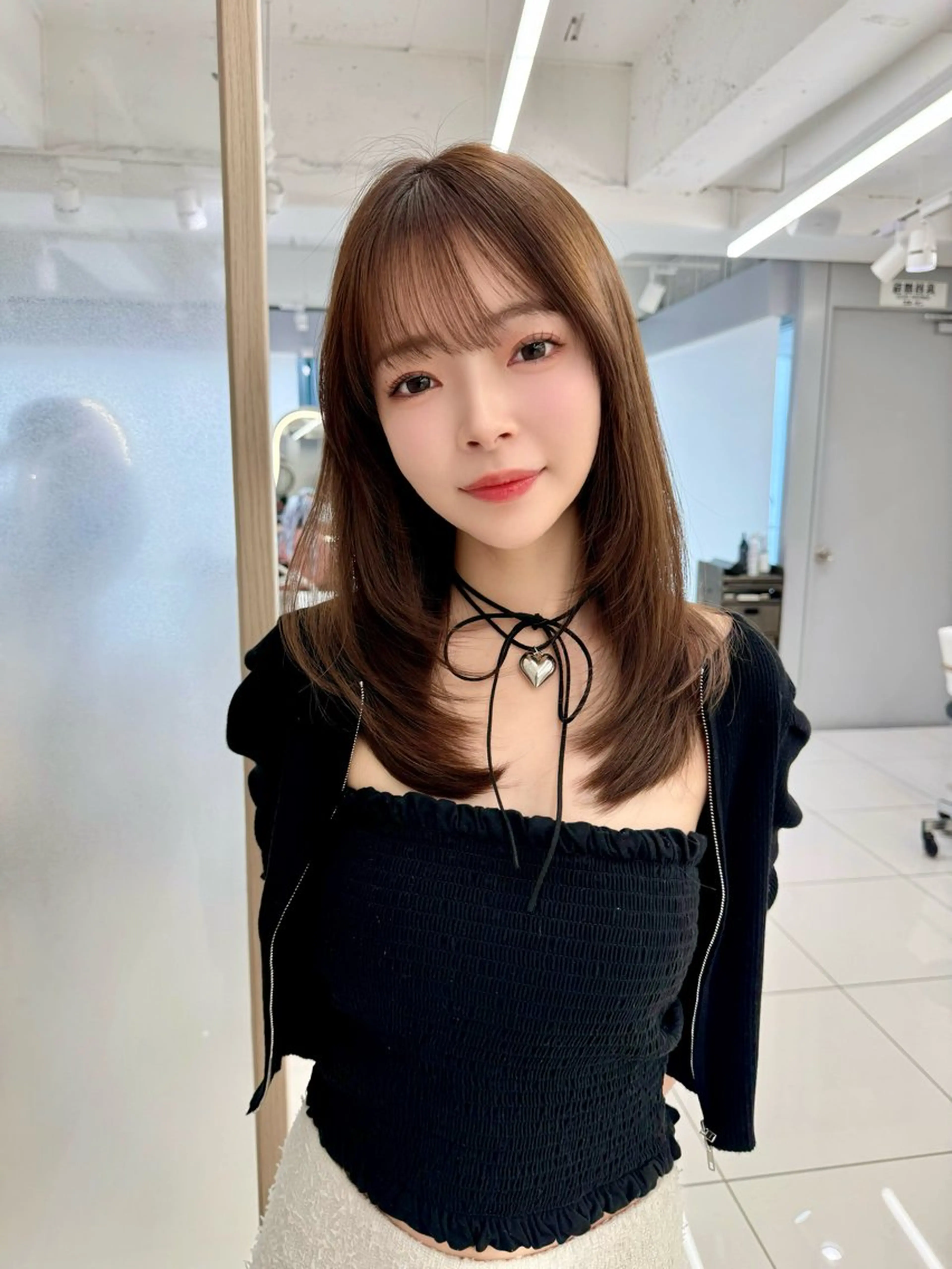 ロング レイヤーカット 小顔カット 三鷹で1番ショート ボブをカットする新谷のヘアスタイル