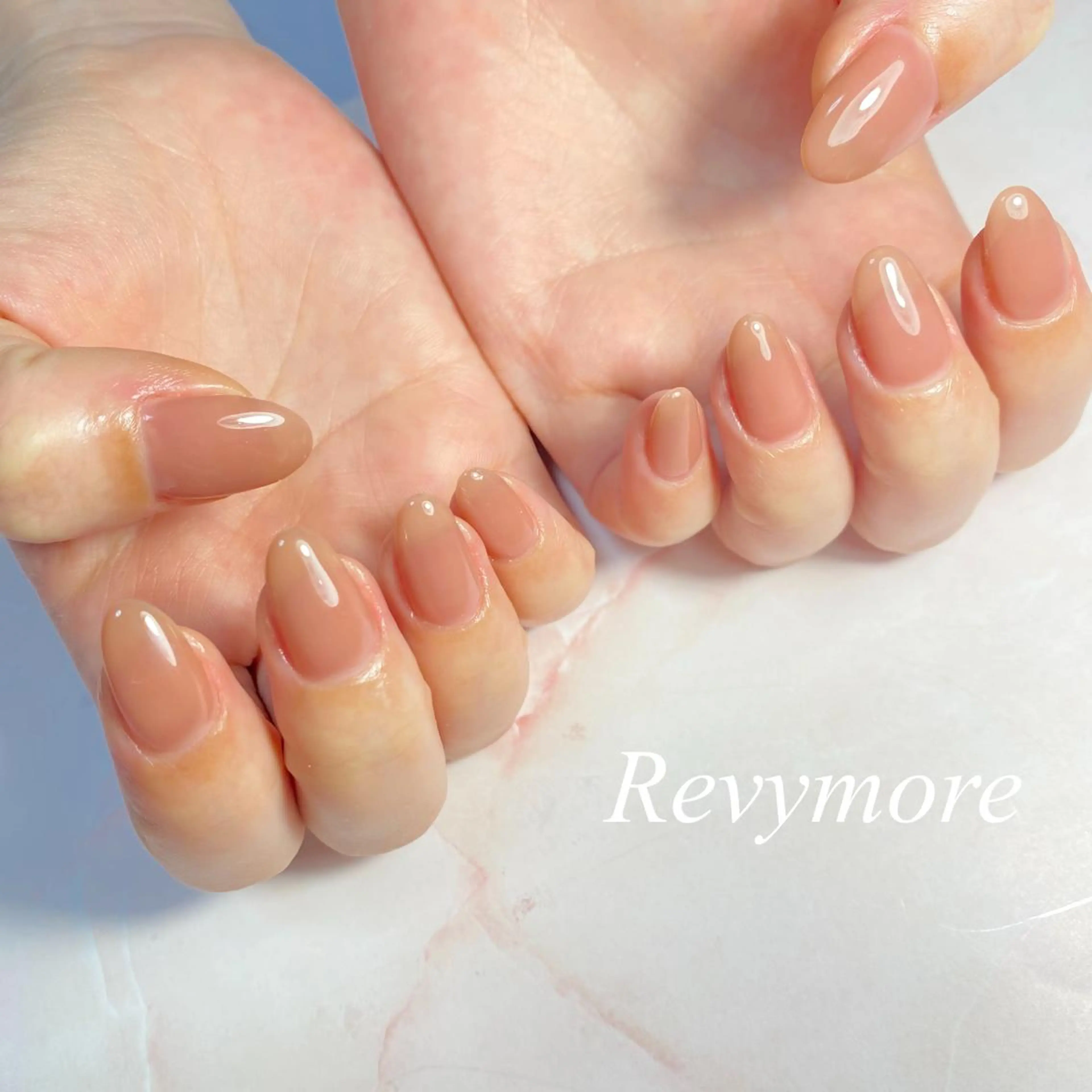 ショート ネイル ジェルネイル ニュアンスネイル オフィスネイル シンプルネイル nail salon Revymoreのネイルデザイン