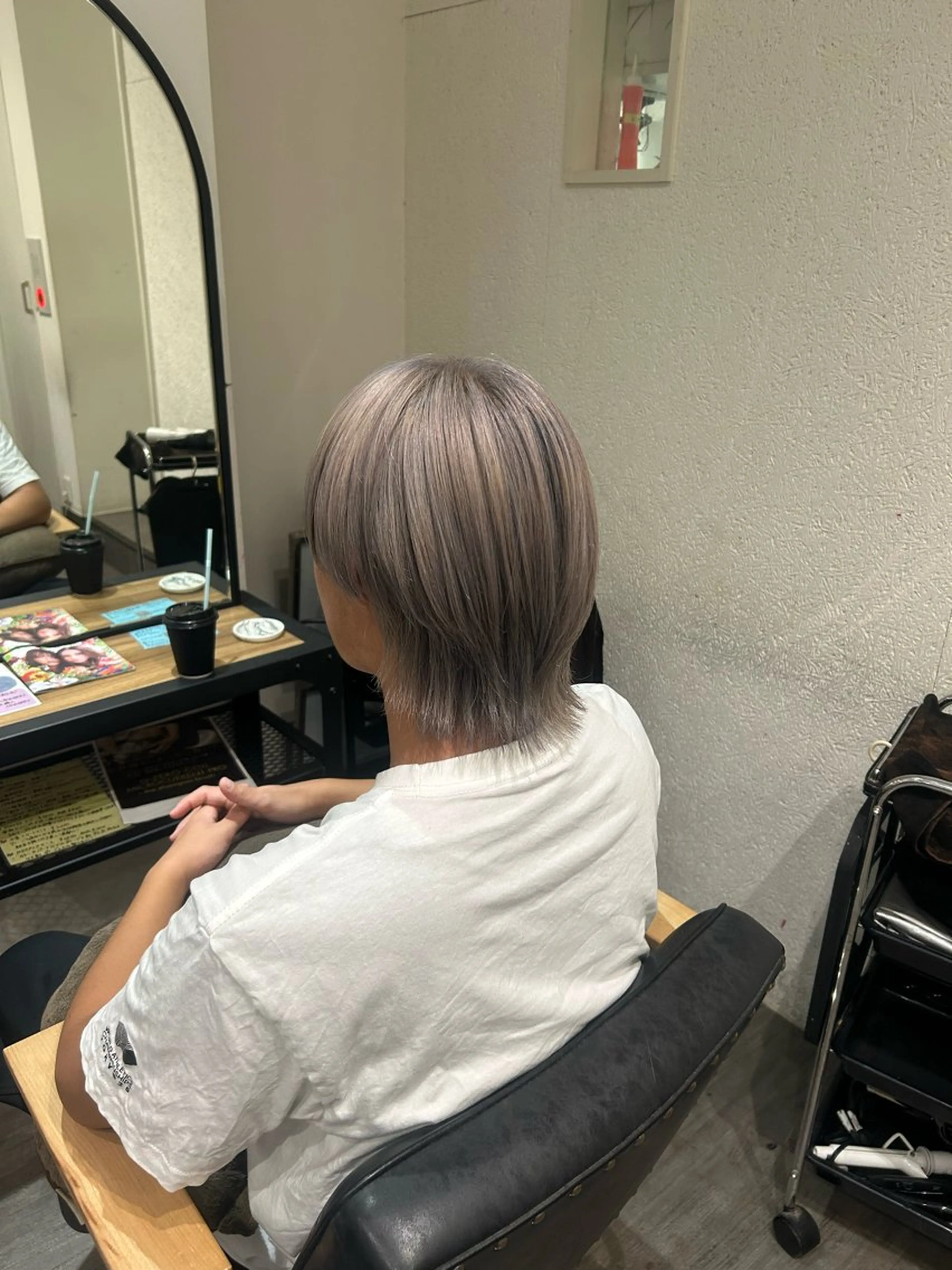 ショート カラー メンズ メンズハイトーン ハイトーンカラー シルバー ホワイトシルバー ヘアカラー トリートメント cocotte 💟草間紫音💟のヘアスタイル