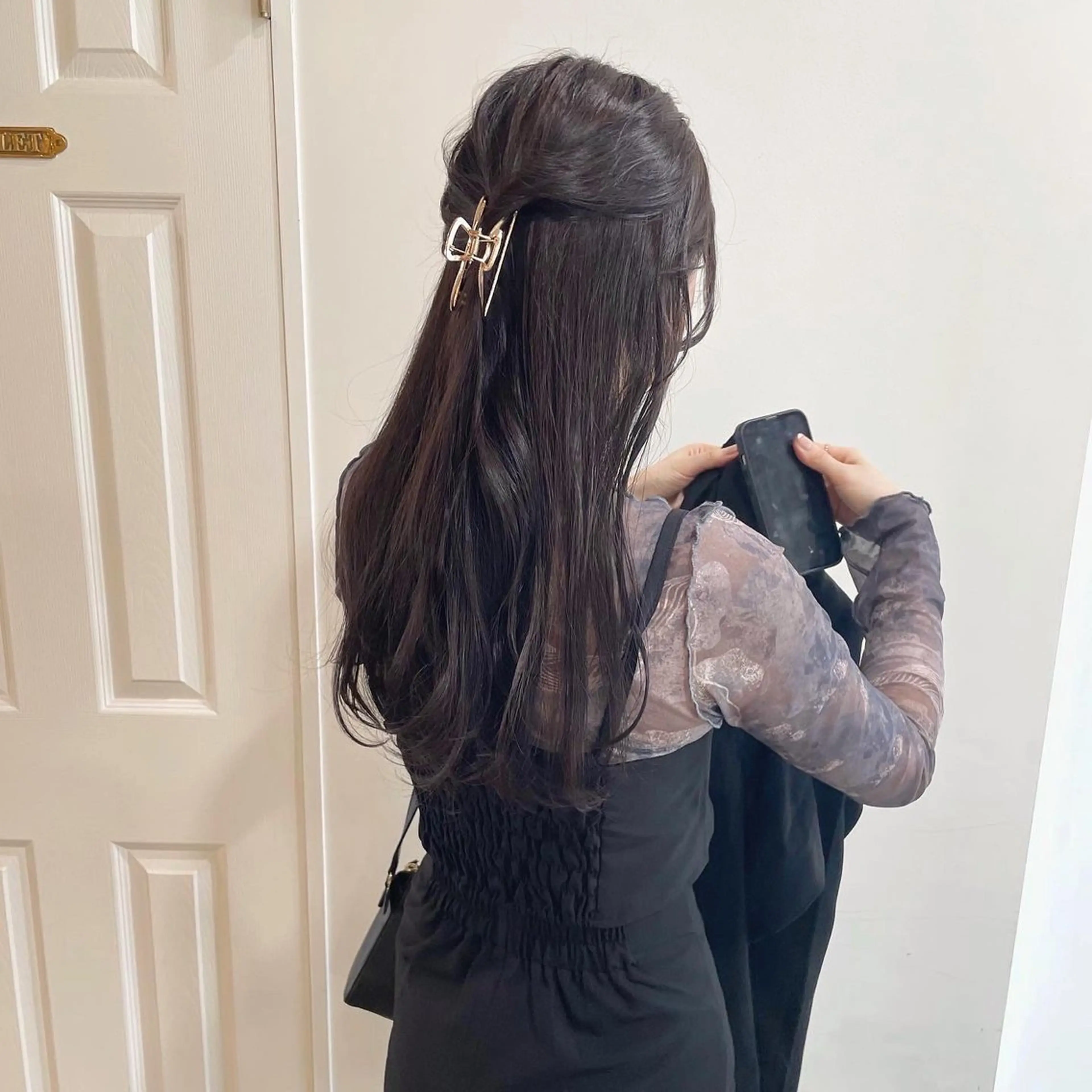 セミロング カット ヘアカラー トリートメント MIOベージュカラー 柔らかいカラーのヘアスタイル