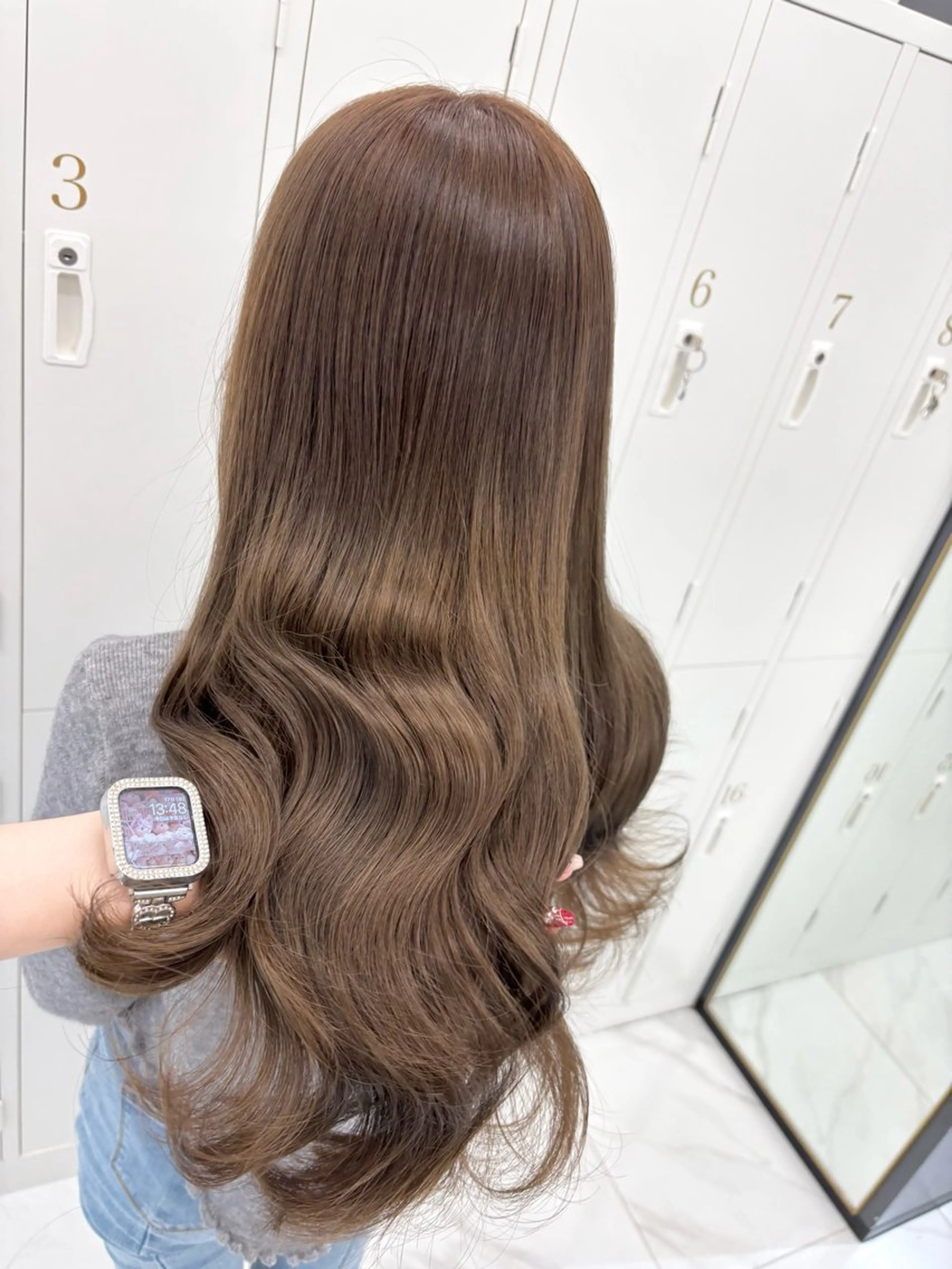 ロング カラー ブリーチ グレージュ ブリーチなしカラー オリーブグレージュ オリーブグレー ヘアカラー 盛れる顔周り🤍渋谷 Risa🎀のヘアスタイル