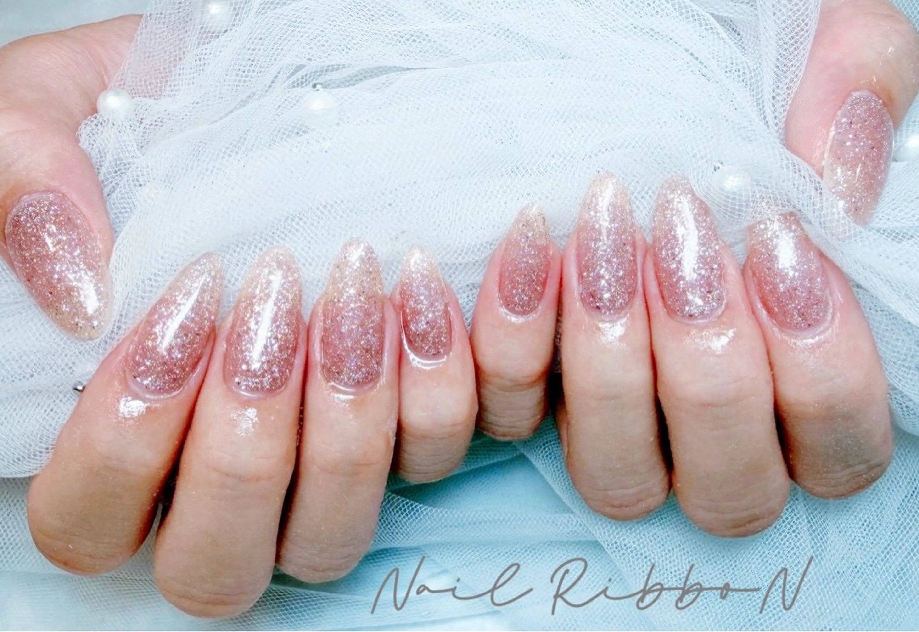 ネイル ラメ(グリッター) ワンカラーネイル ネイルリボン 伊藤のネイルデザイン