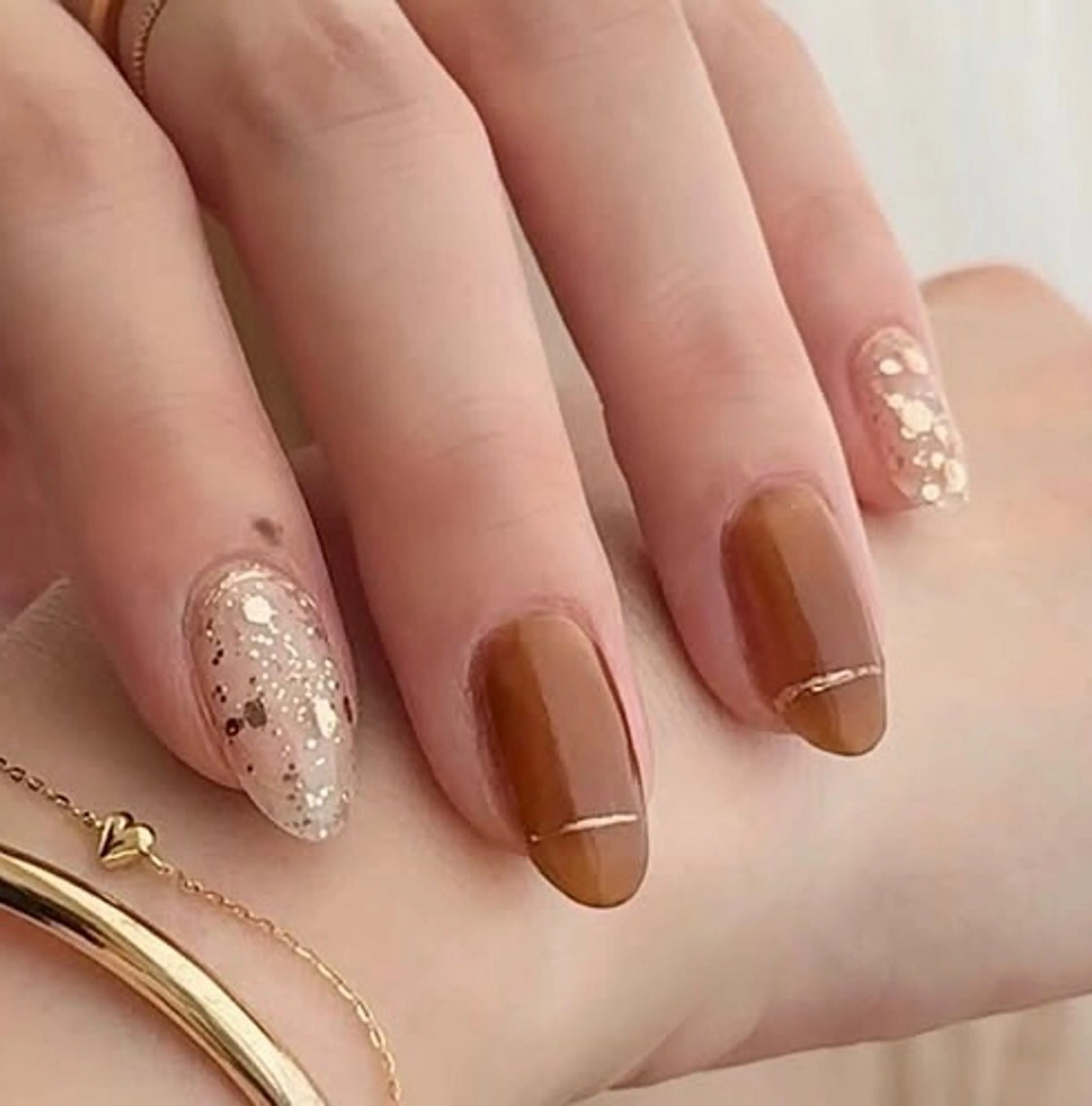 ネイル べっ甲ネイル フットネイル ゴールド マグネットネイル ミラーネイル ハンドネイル ハンドケア 大門浜松町 ネイルのネイルデザイン