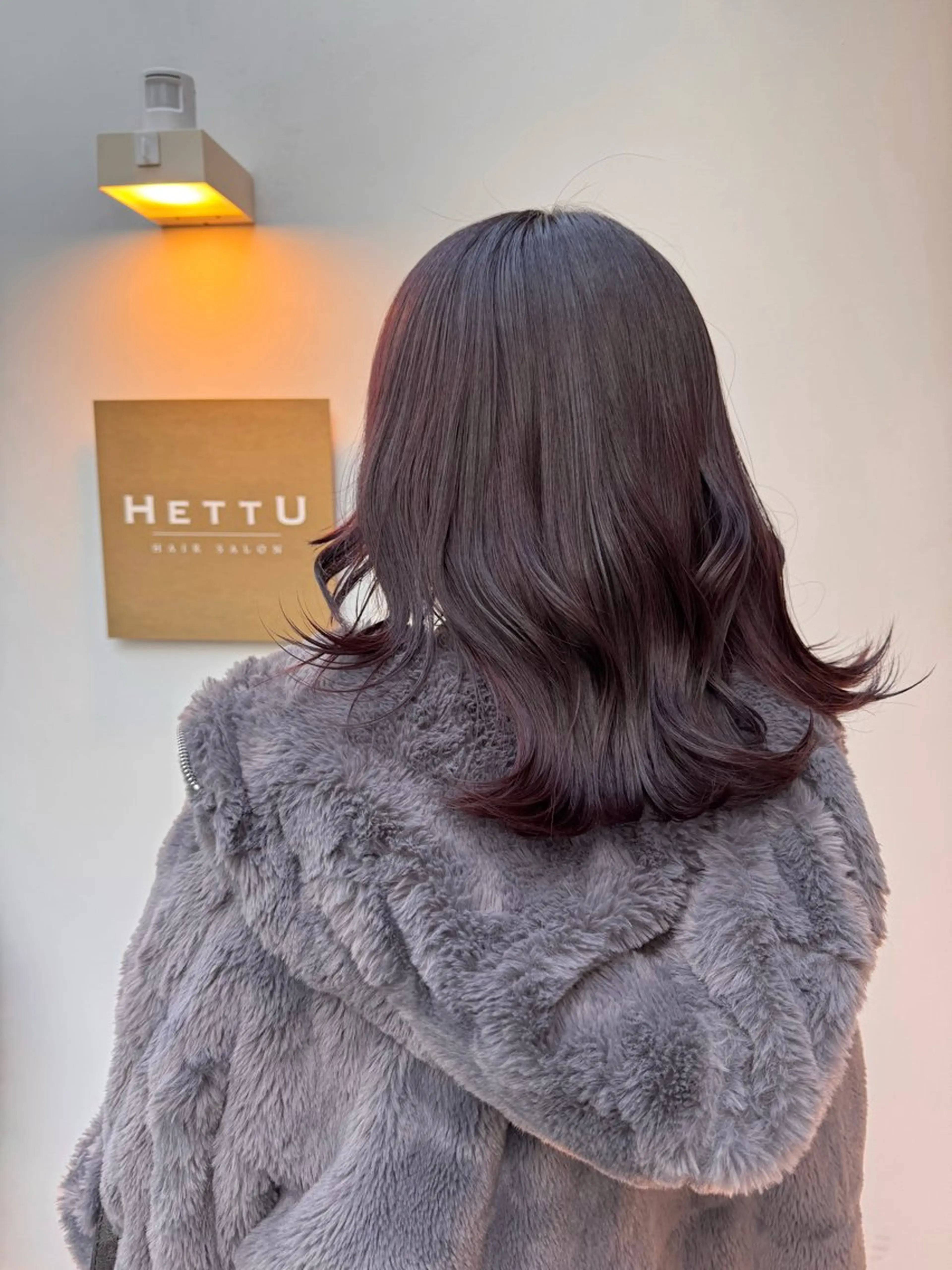 ミディアム カラー ハガ コトコのヘアスタイル