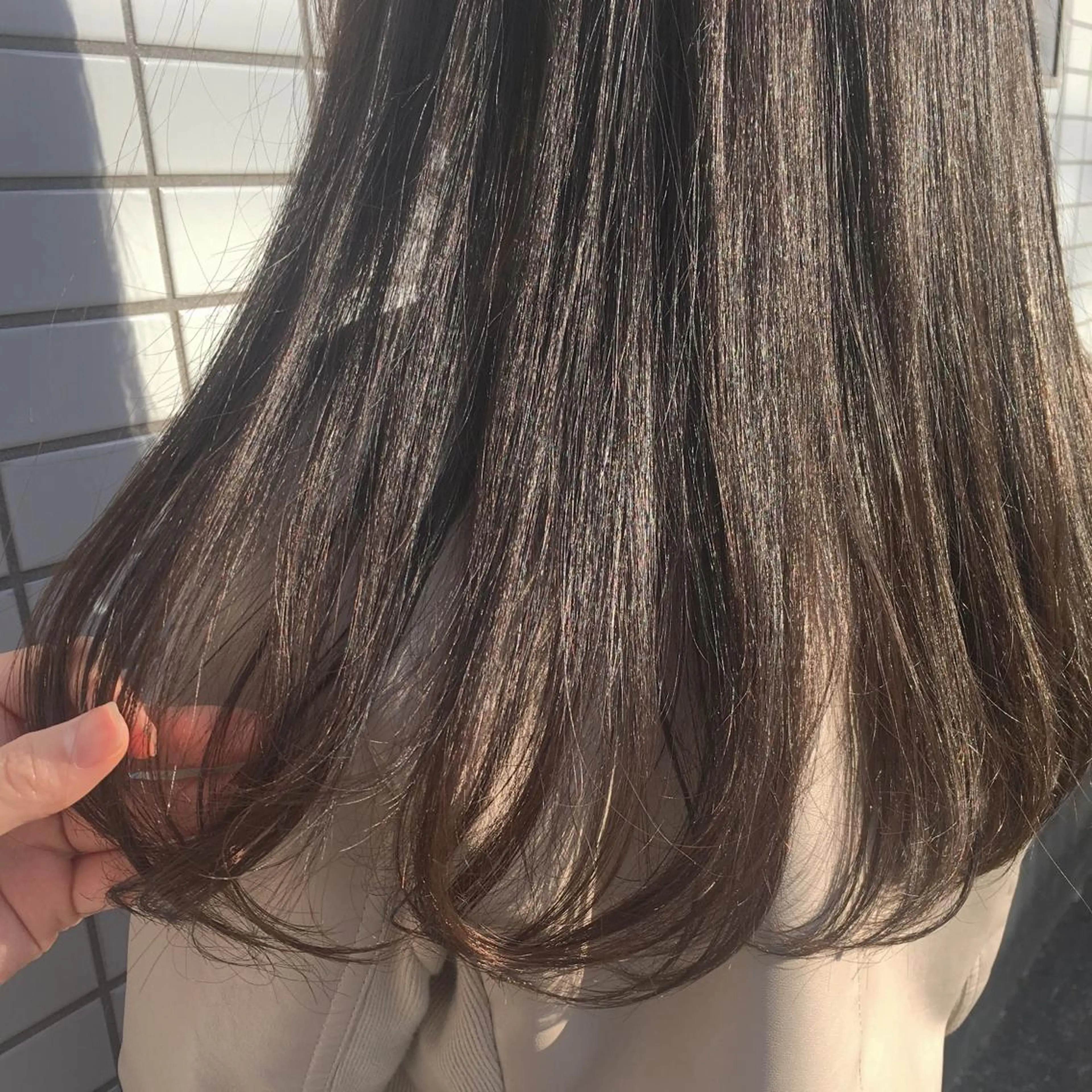 セミロング カラー ブリーチ ブリーチなしカラー カット ヘアカラー トリートメント 吉川 愛美李のヘアスタイル